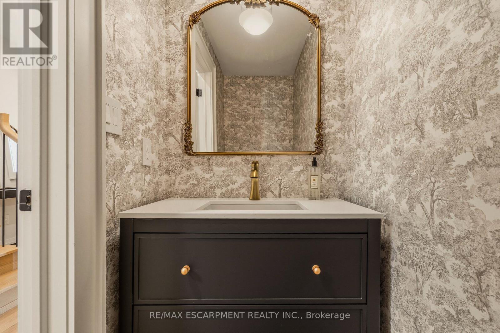 30 Matilda Street N, Hamilton, Ontario  L9H 2Z1 - Photo 23 - X12916516