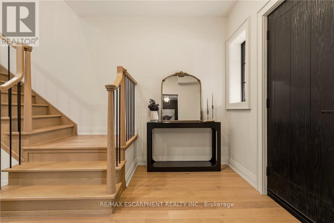 30 Matilda Street N, Hamilton, Ontario  L9H 2Z1 - Photo 24 - X12916516