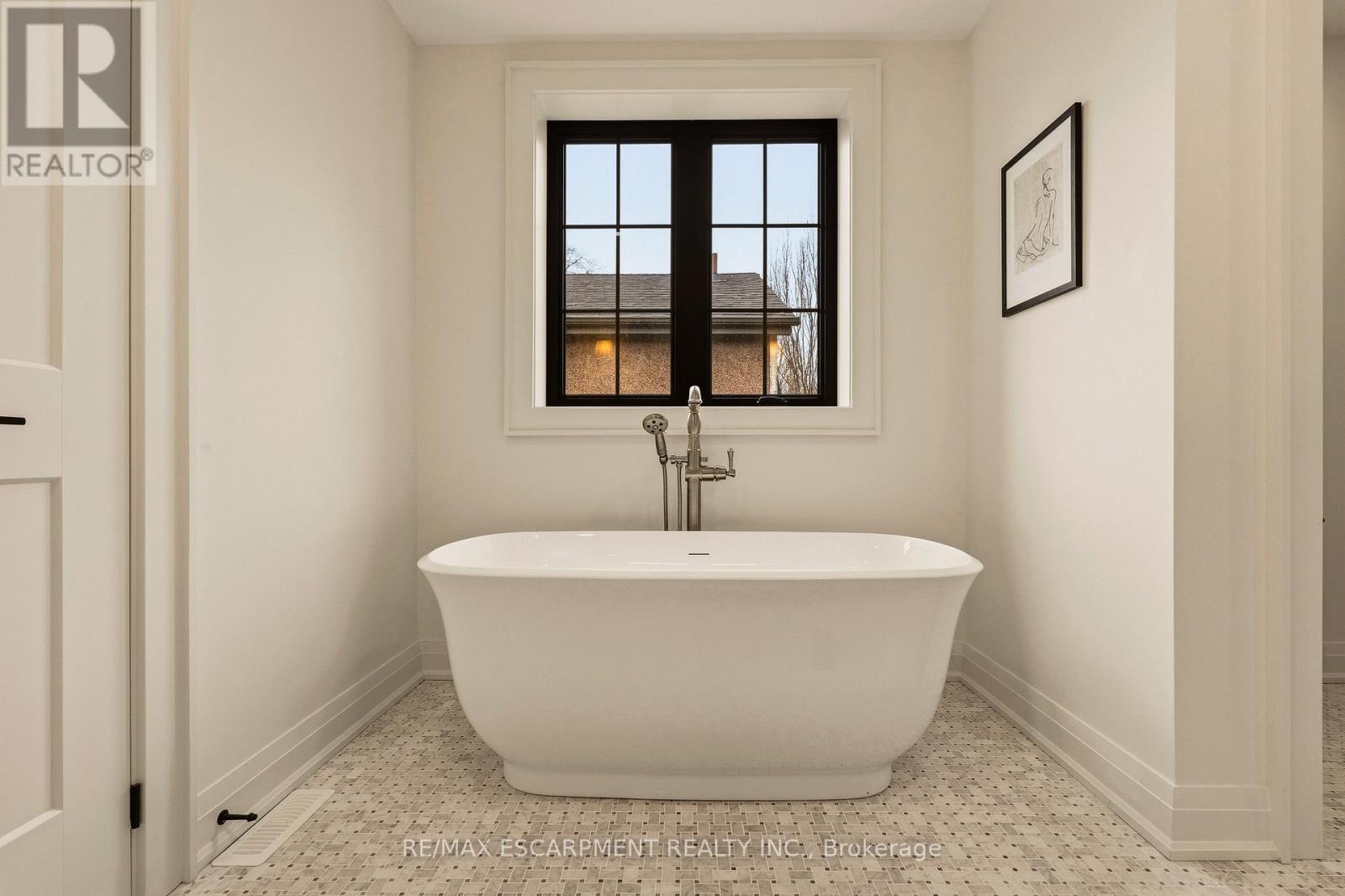 30 Matilda Street N, Hamilton, Ontario  L9H 2Z1 - Photo 30 - X12916516