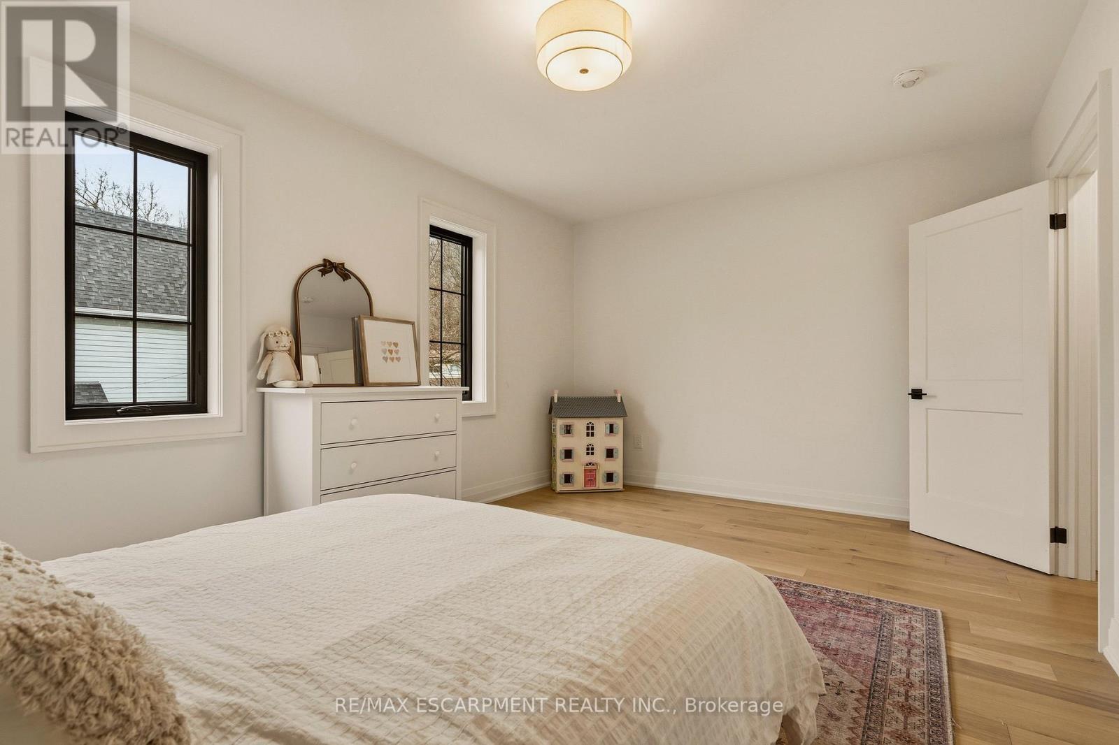 30 Matilda Street N, Hamilton, Ontario  L9H 2Z1 - Photo 33 - X12916516