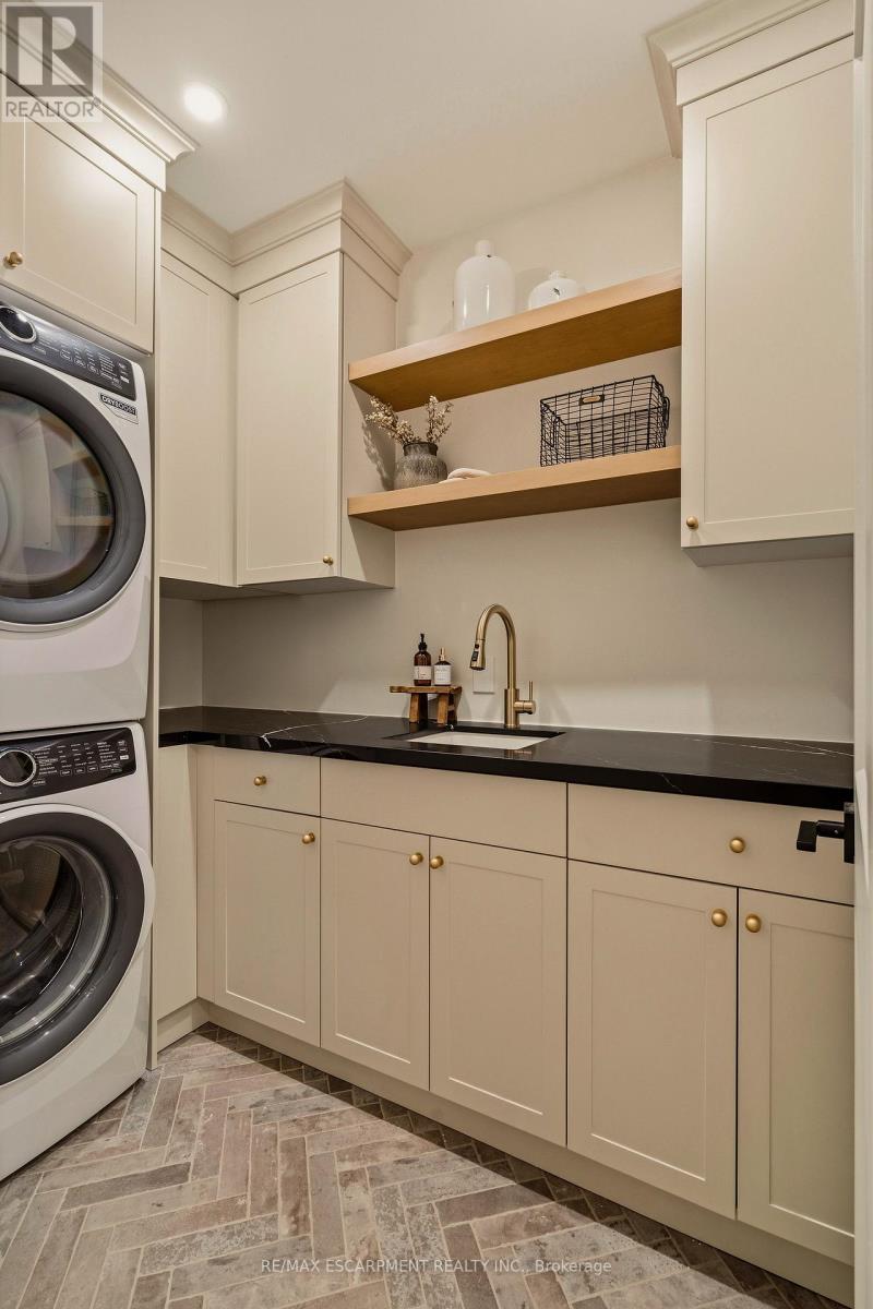 30 Matilda Street N, Hamilton, Ontario  L9H 2Z1 - Photo 36 - X12916516