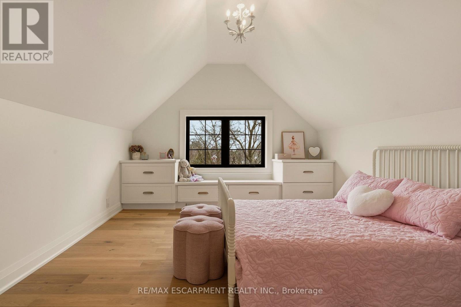 30 Matilda Street N, Hamilton, Ontario  L9H 2Z1 - Photo 39 - X12916516