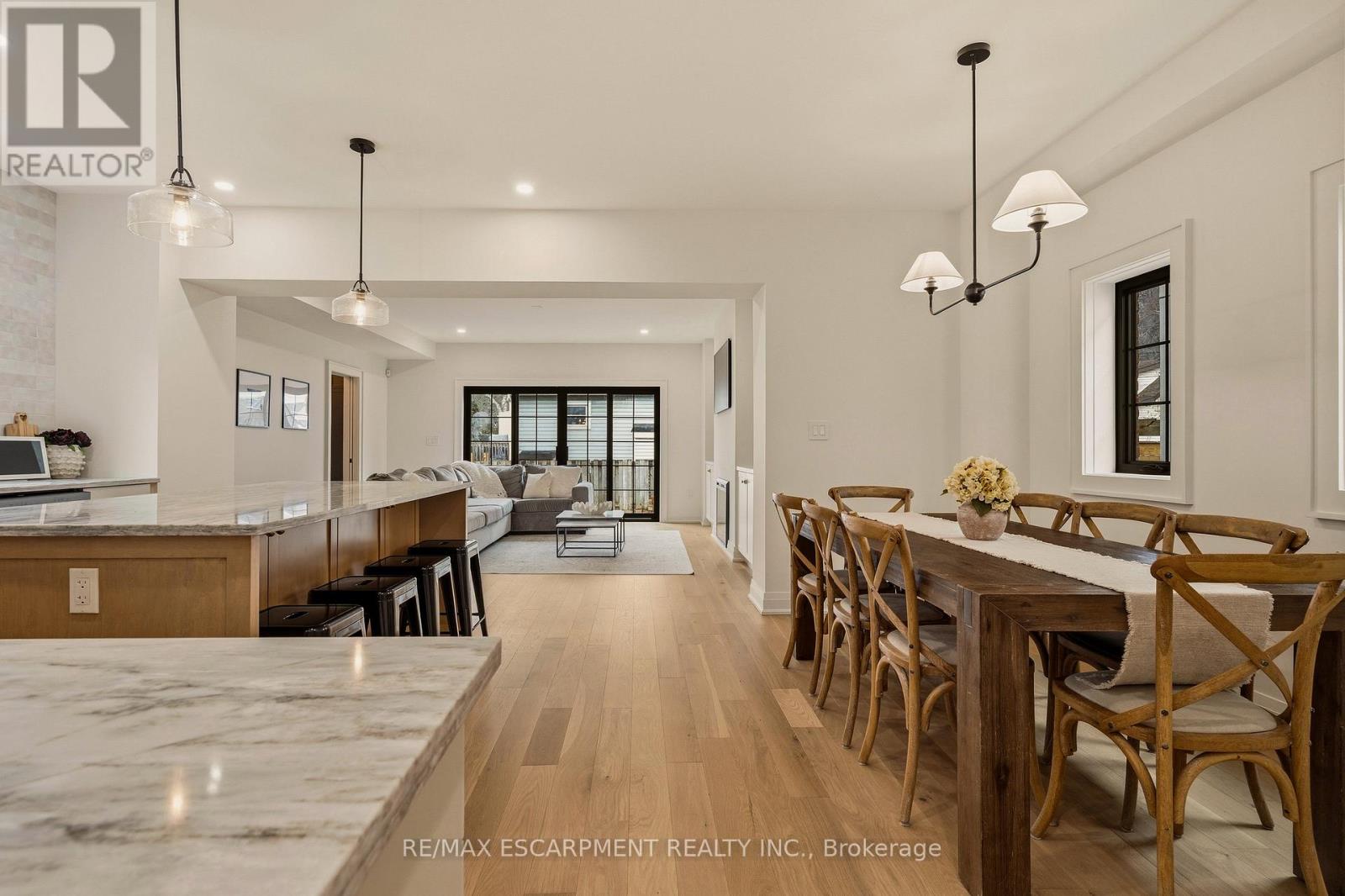 30 Matilda Street N, Hamilton, Ontario  L9H 2Z1 - Photo 6 - X12916516