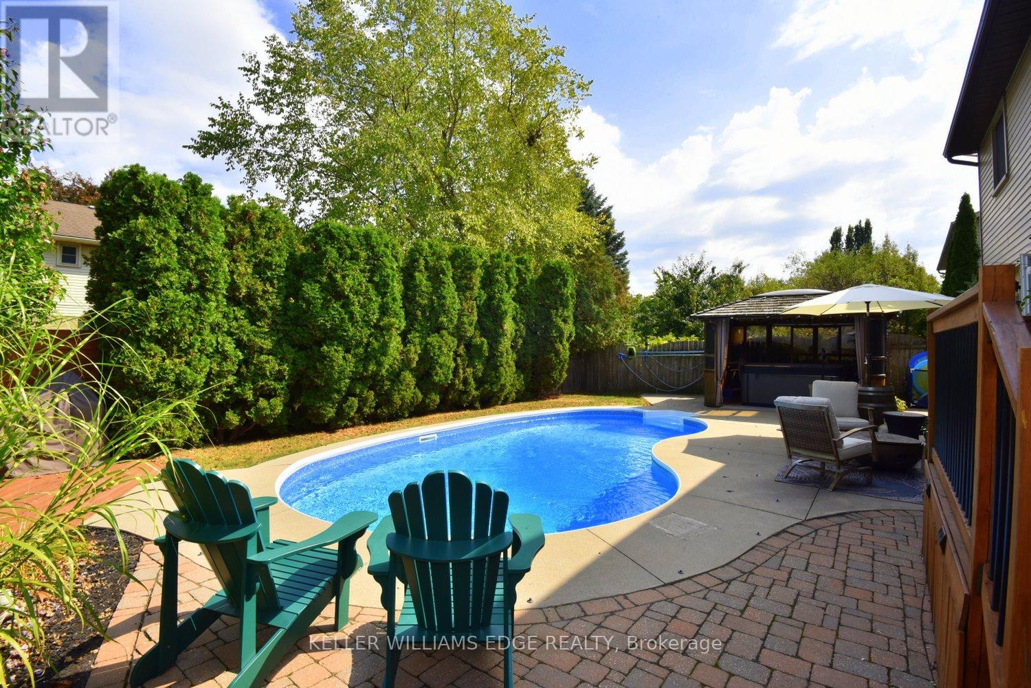 18 Charterhouse Crescent, Hamilton, Ontario  L9G 4E5 - Photo 38 - X12916528