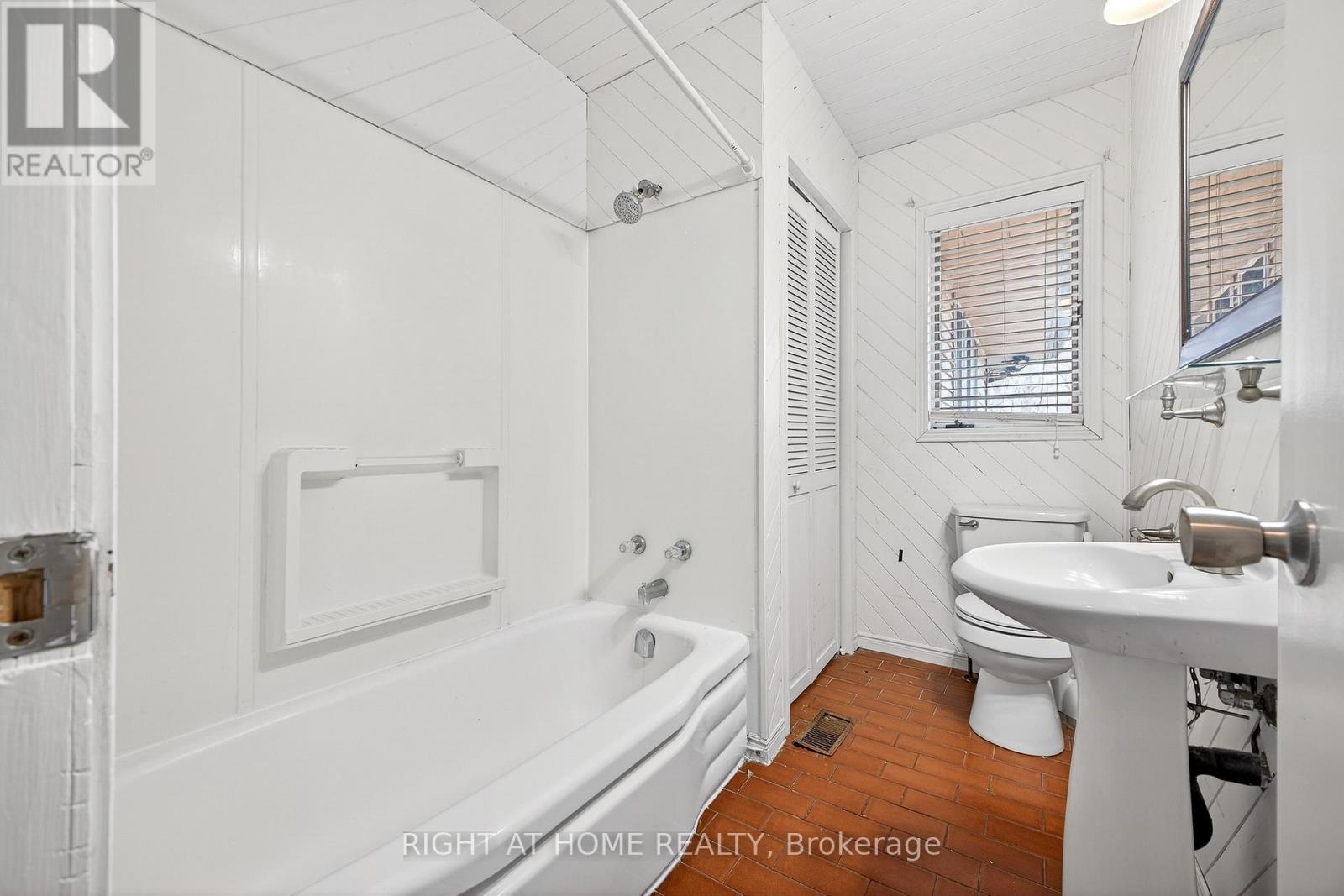 226 Bel Air Avenue, Hamilton, Ontario  L8E 5K2 - Photo 16 - X12916536