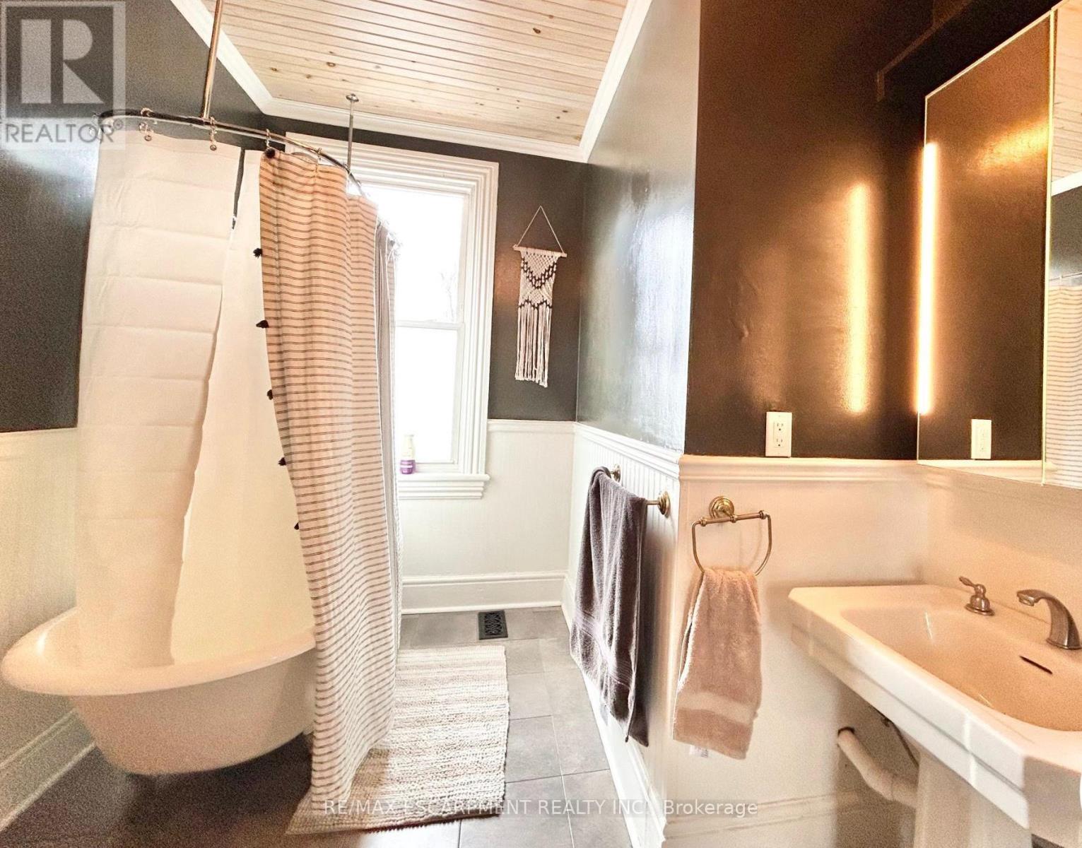 276 Hunter Street W, Hamilton, Ontario  L8P 1S3 - Photo 14 - X12916544