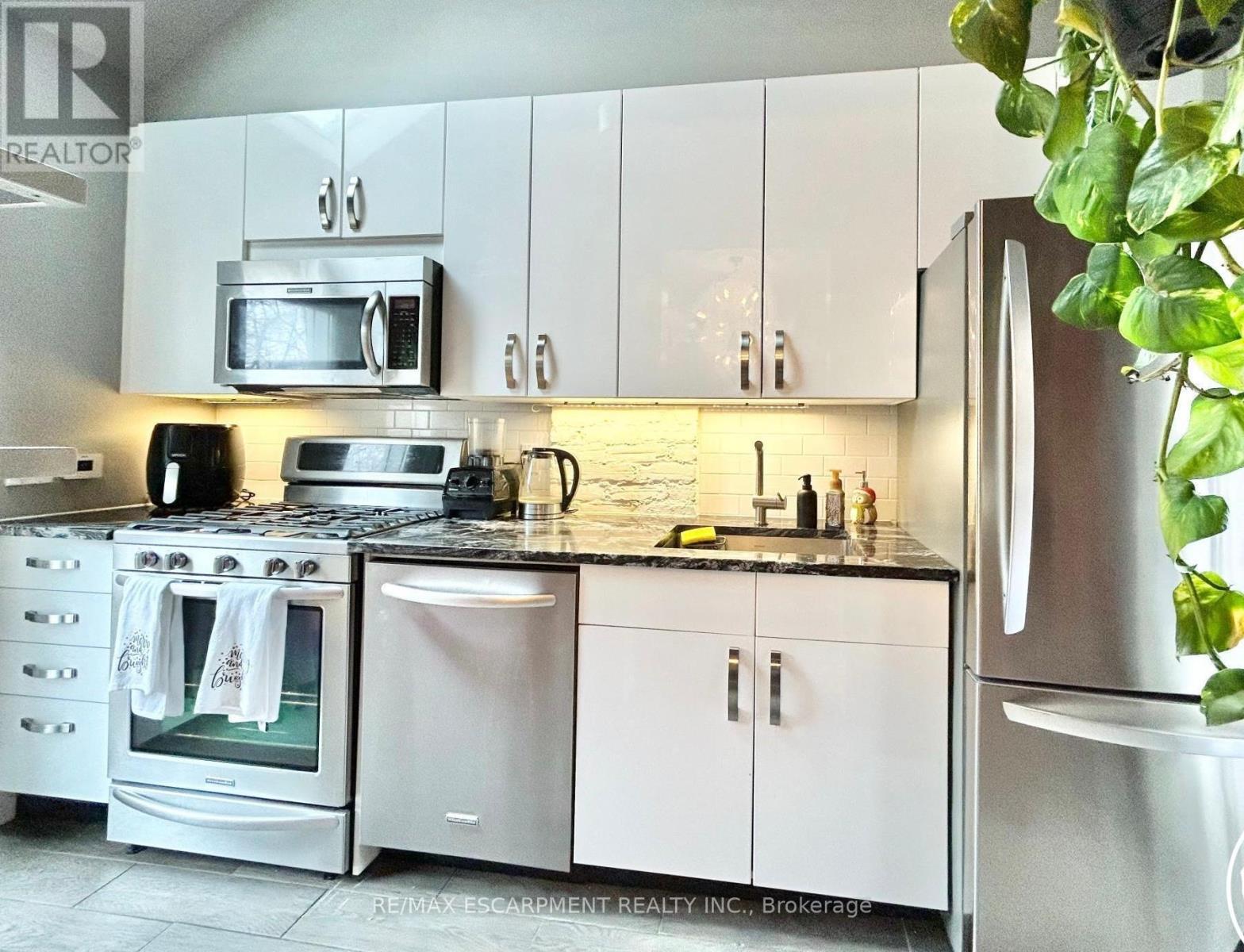 276 Hunter Street W, Hamilton, Ontario  L8P 1S3 - Photo 5 - X12916544