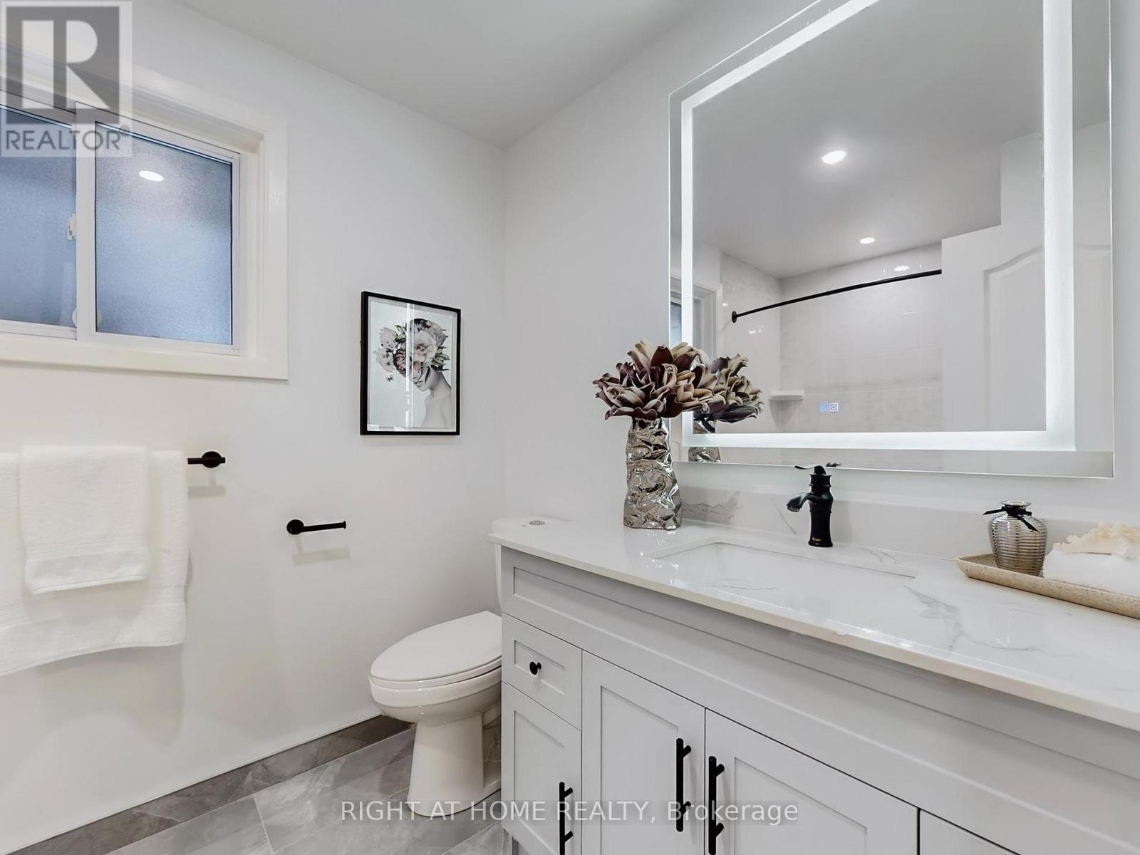 19 Shaughnessy Boulevard, Toronto, Ontario  M2J 1H4 - Photo 27 - C12831306