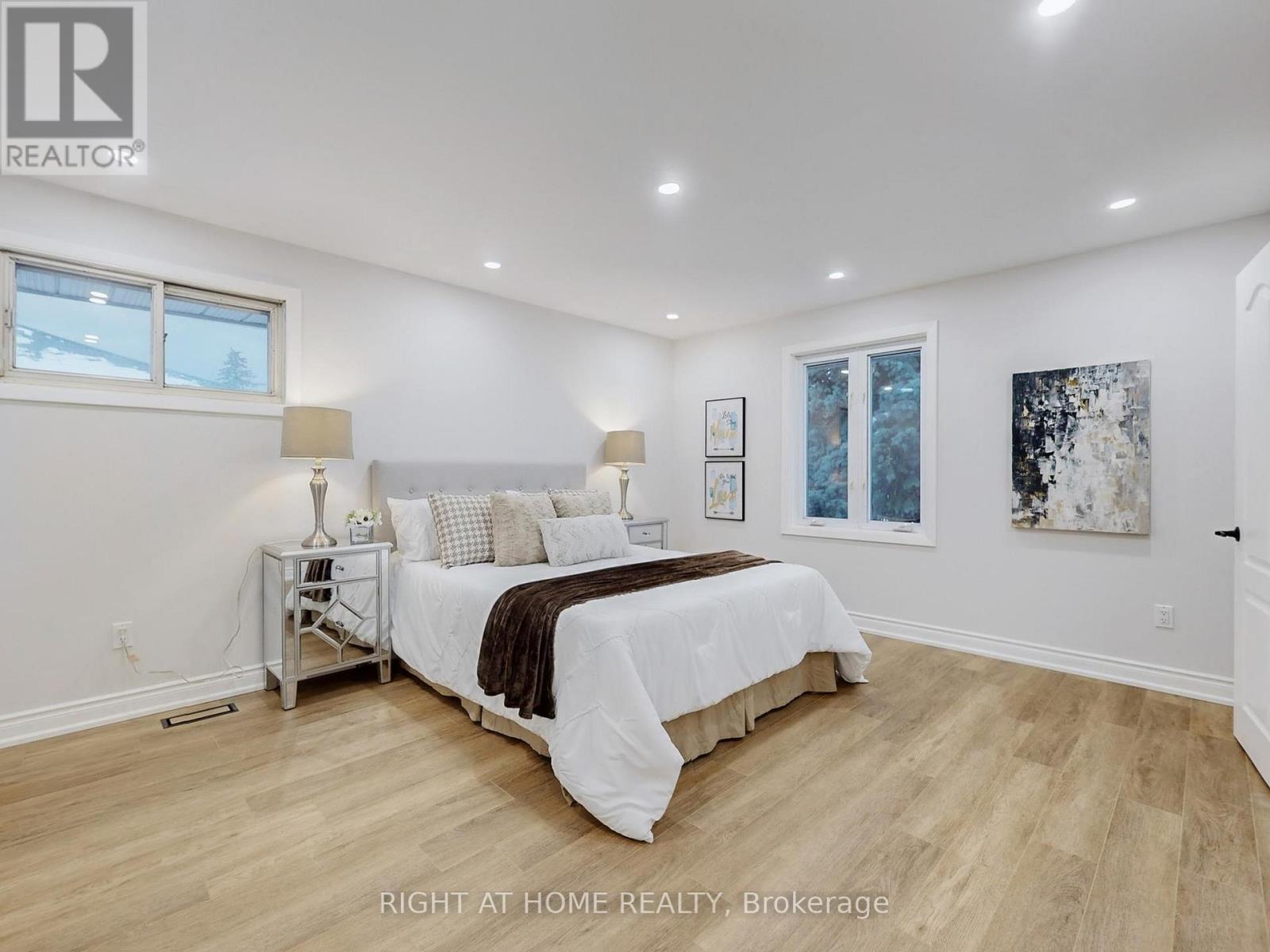 19 Shaughnessy Boulevard, Toronto, Ontario  M2J 1H4 - Photo 17 - C12831306