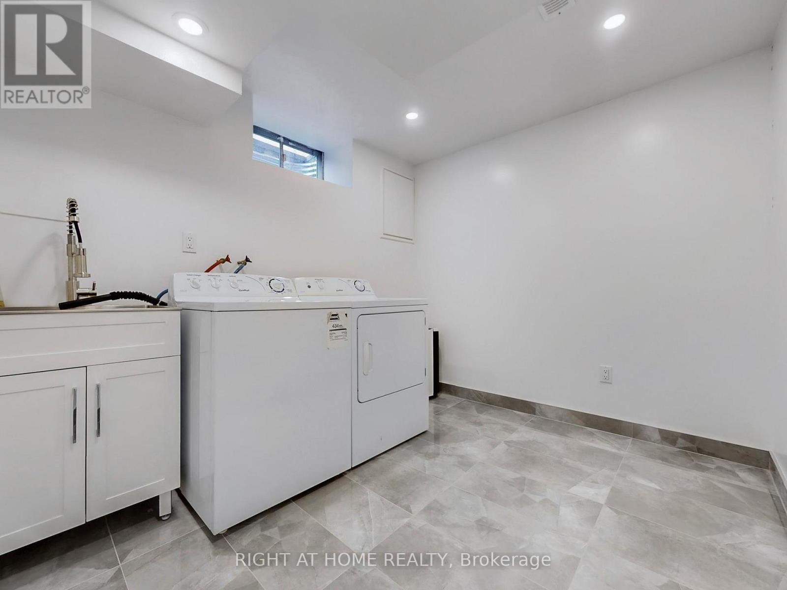 19 Shaughnessy Boulevard, Toronto, Ontario  M2J 1H4 - Photo 38 - C12831306