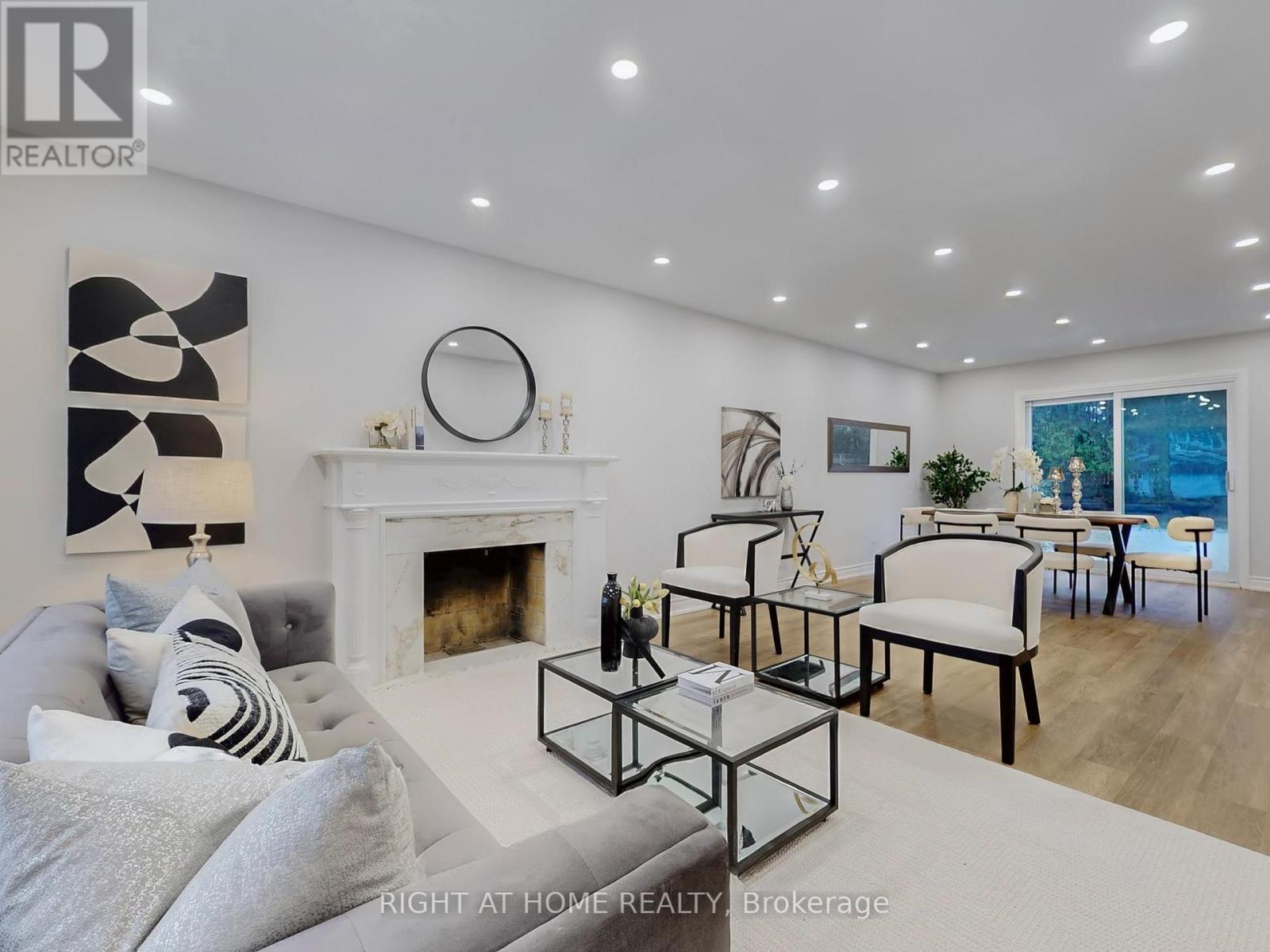 19 Shaughnessy Boulevard, Toronto, Ontario  M2J 1H4 - Photo 6 - C12831306