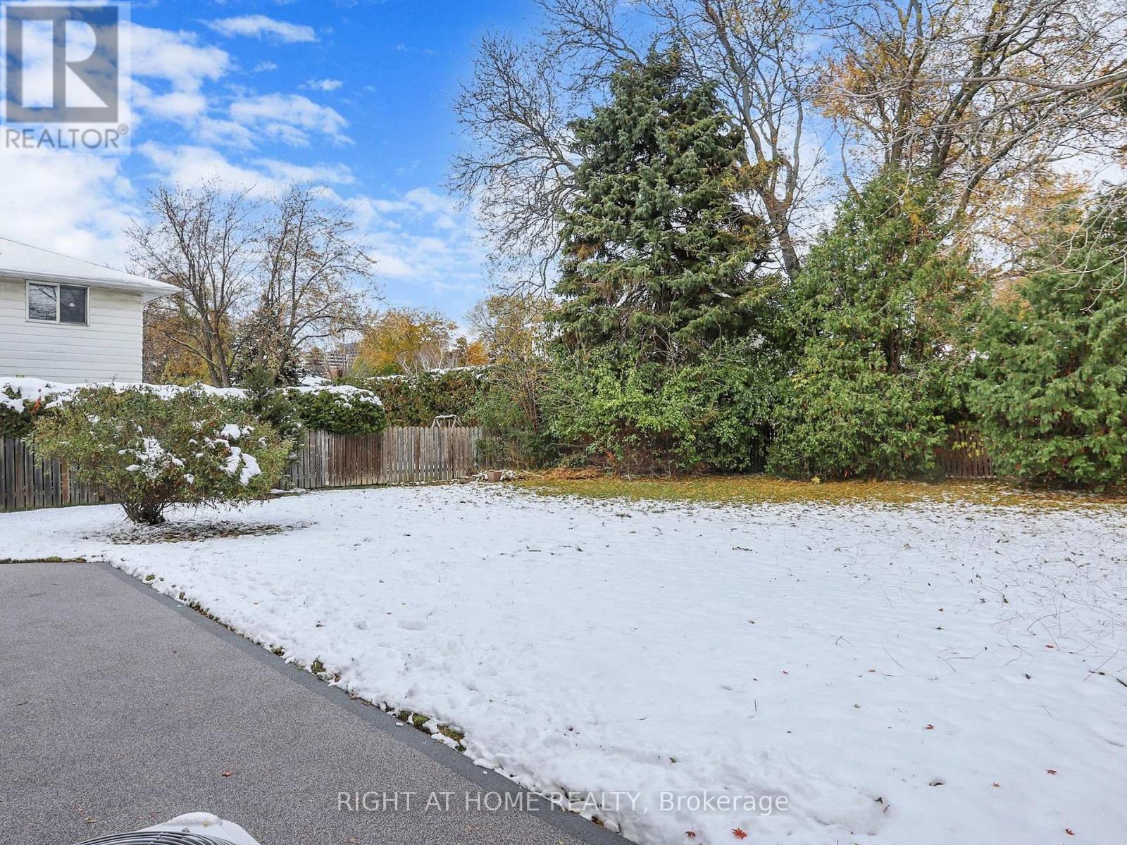 19 Shaughnessy Boulevard, Toronto, Ontario  M2J 1H4 - Photo 43 - C12831306