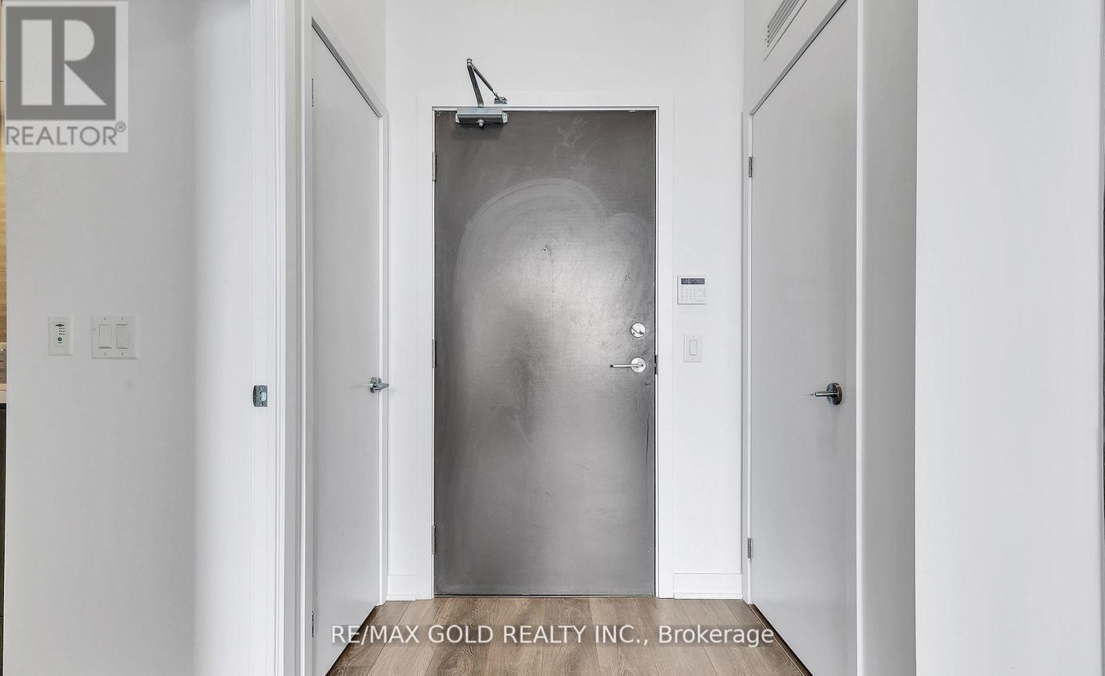 1116 - 60 Honeycrisp Crescent, Vaughan, Ontario  L4K 0M5 - Photo 9 - N12858456