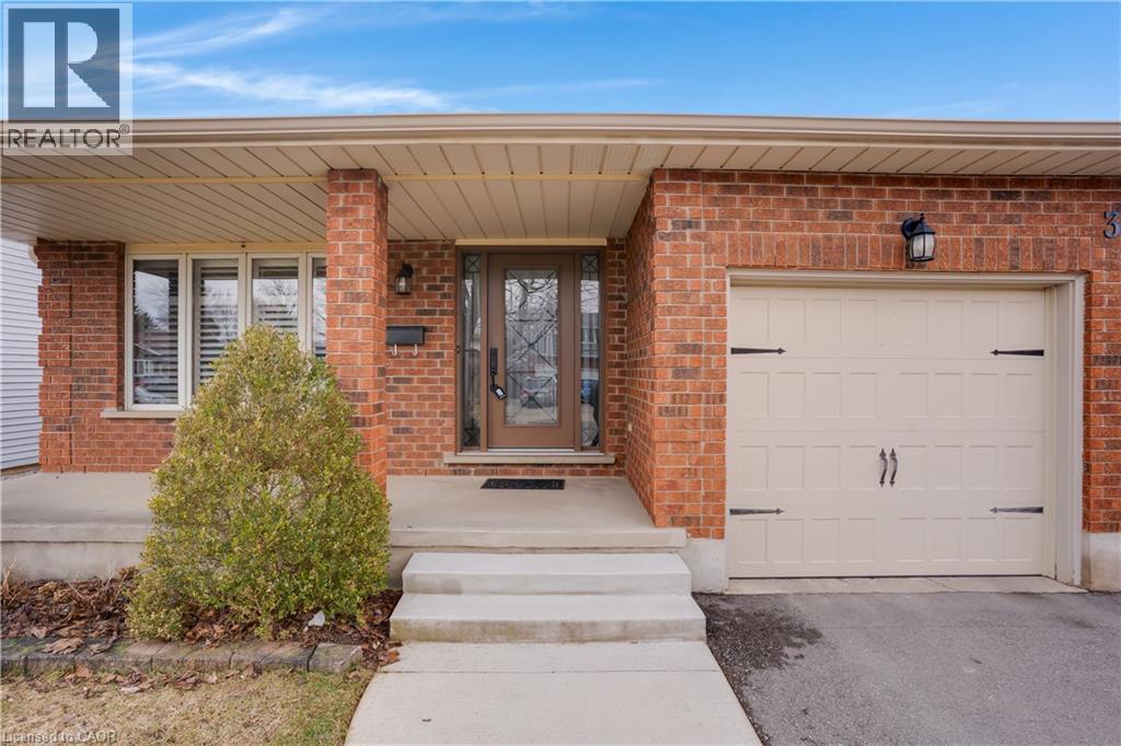 35 Southview Crescent, Cambridge, Ontario  N1P 1A3 - Photo 2 - 40814779