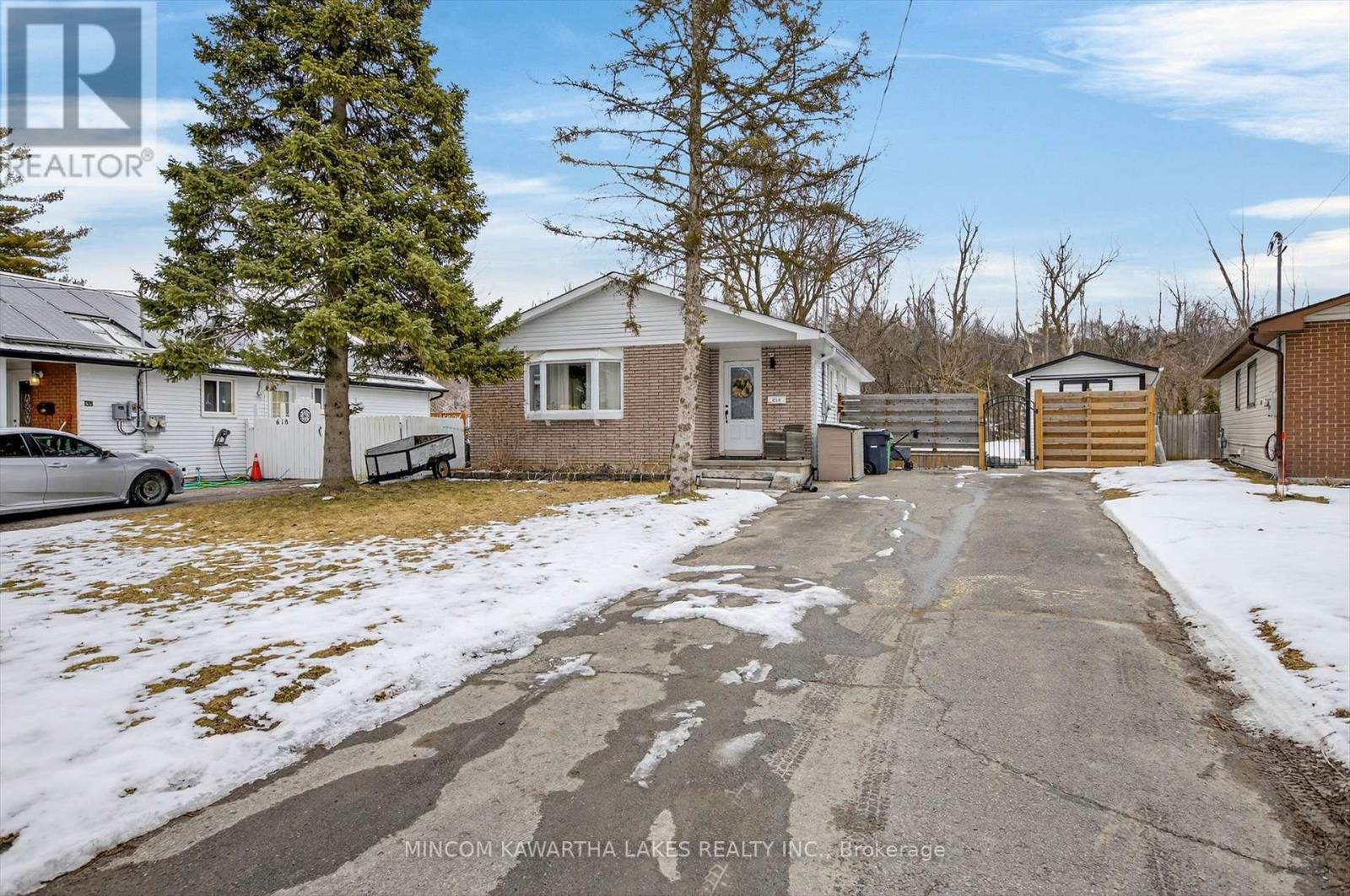 614 Corrigan Crescent, Peterborough, Ontario  K9J 7N8 - Photo 3 - X12916582