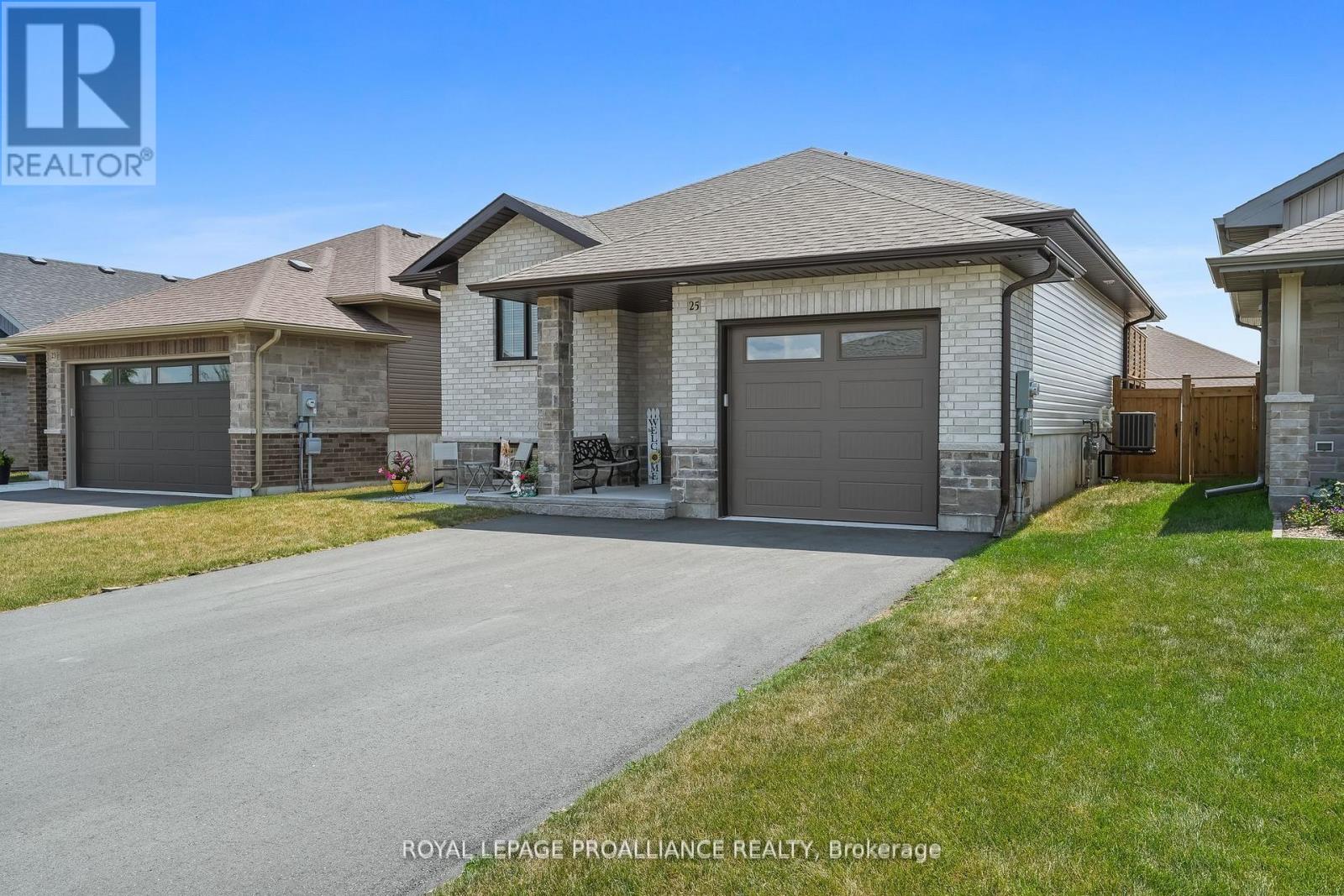 25 Cedar Park Crescent, Quinte West, Ontario  K8V 0J1 - Photo 3 - X12916606