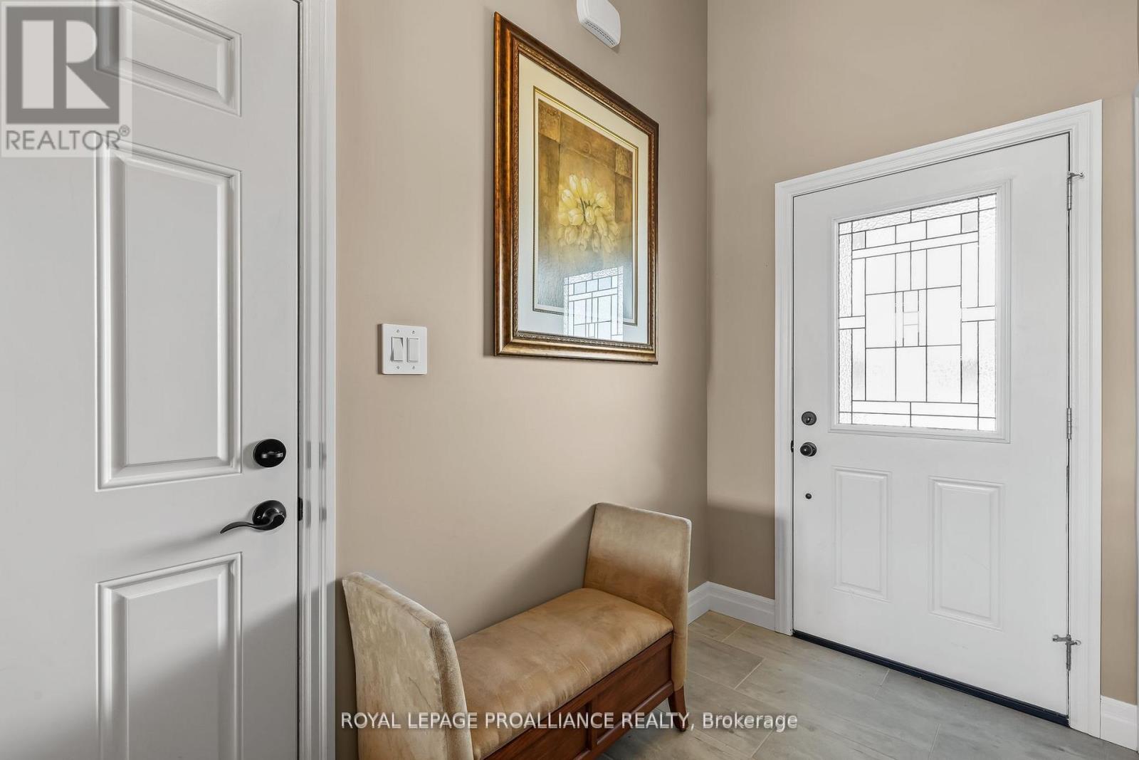 25 Cedar Park Crescent, Quinte West, Ontario  K8V 0J1 - Photo 6 - X12916606