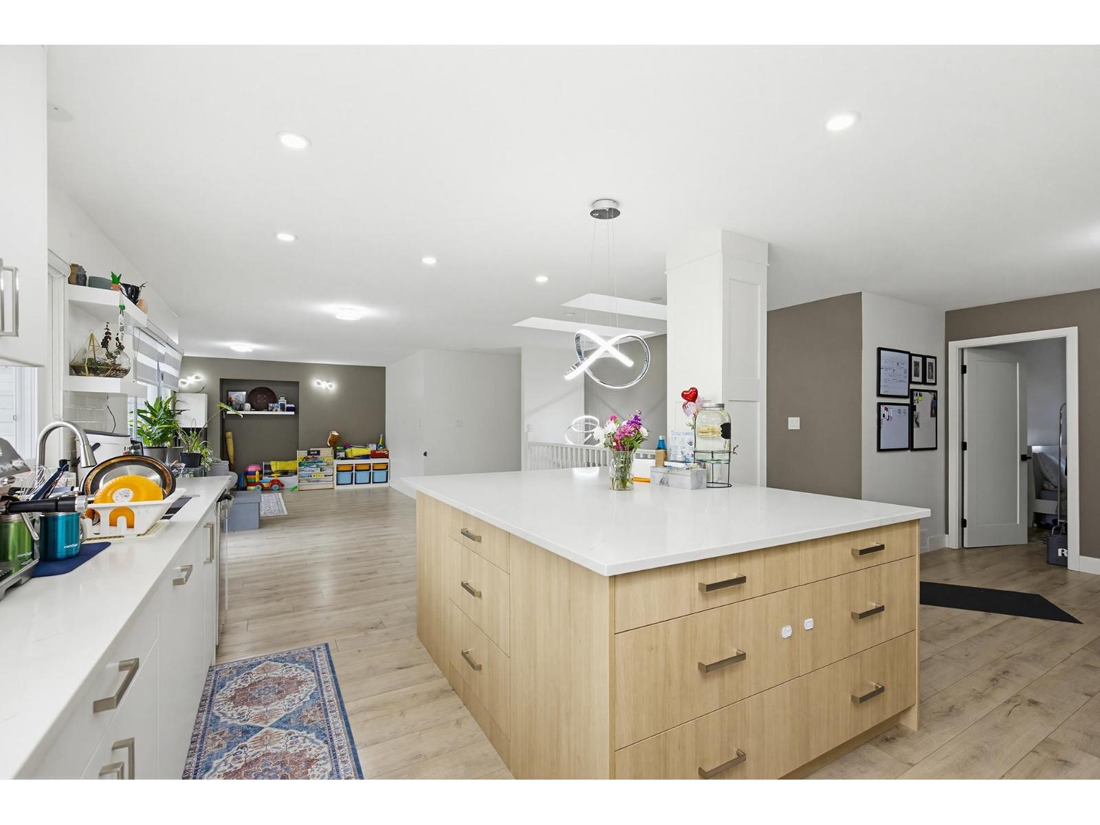 8103 Caribou Street, Mission, British Columbia  V2V 6M8 - Photo 12 - R3102267