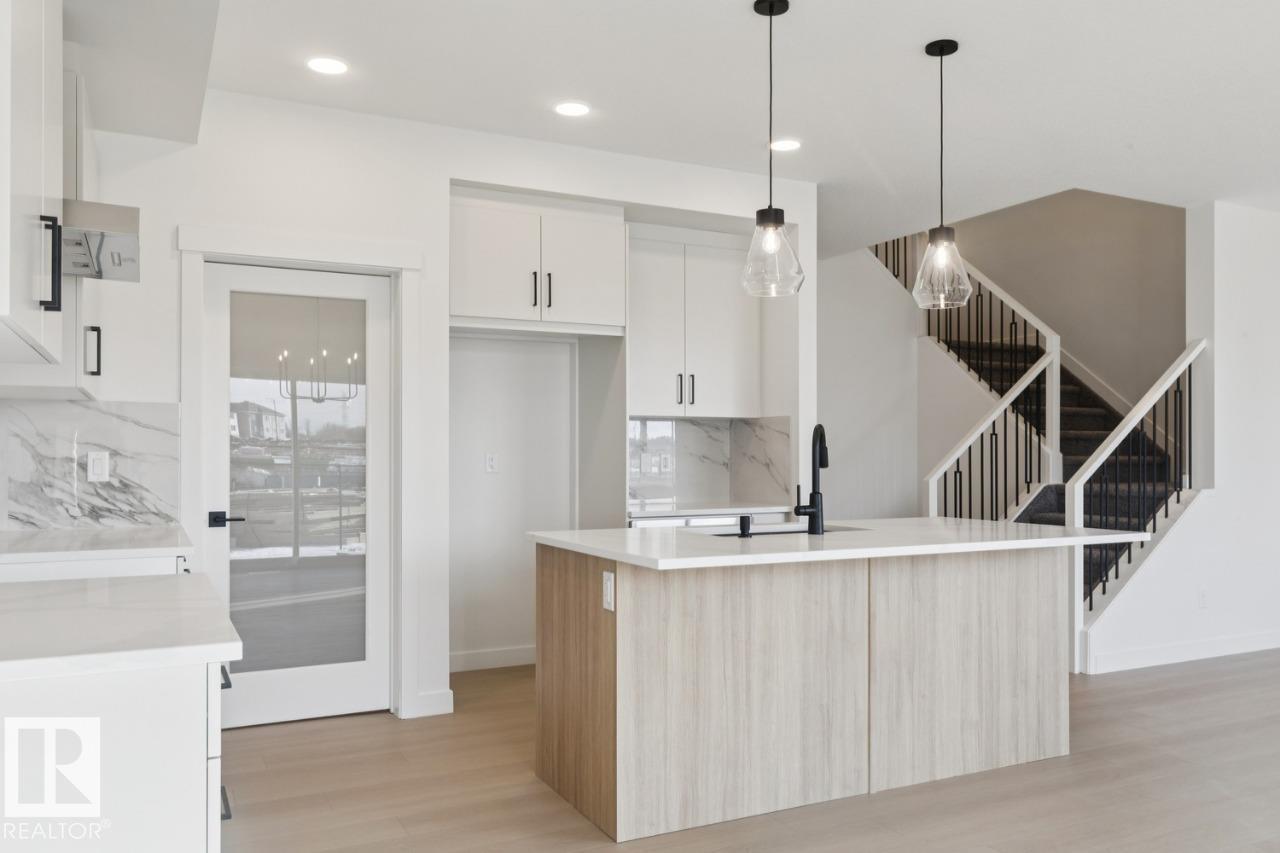 951 18 Av Nw, Edmonton, Alberta  T6T 2X3 - Photo 9 - E4469188