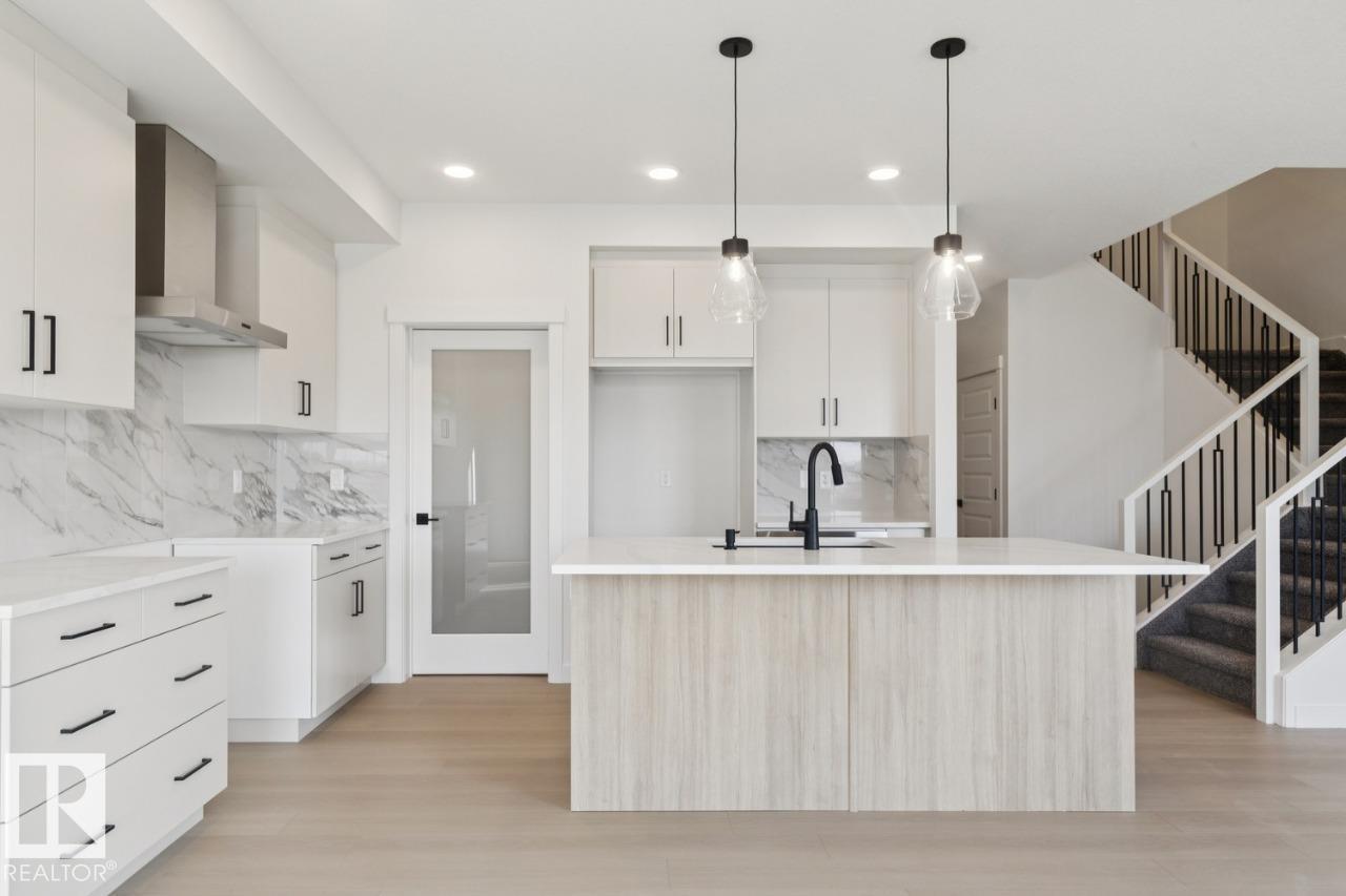 951 18 Av Nw, Edmonton, Alberta  T6T 2X3 - Photo 8 - E4469188