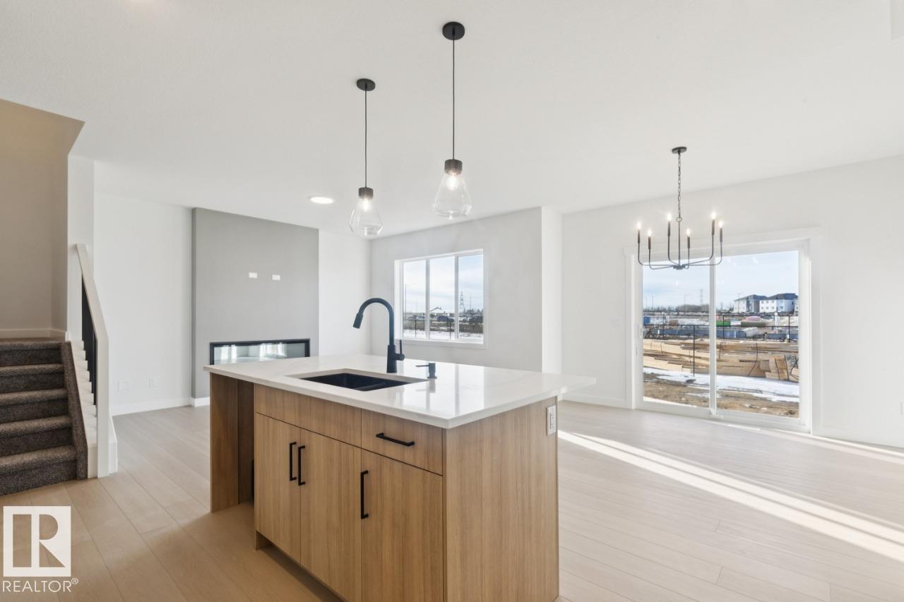 951 18 Av Nw, Edmonton, Alberta  T6T 2X3 - Photo 10 - E4469188