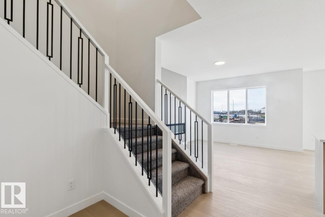 951 18 Av Nw, Edmonton, Alberta  T6T 2X3 - Photo 4 - E4469188