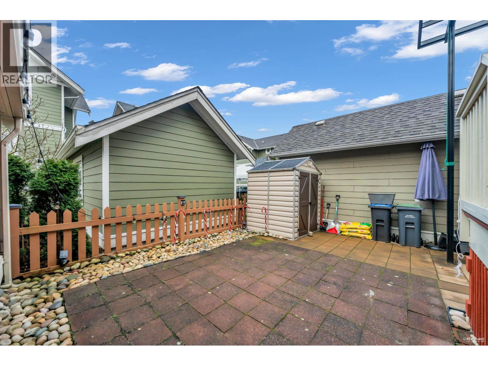 270 Holly Avenue, New Westminster, British Columbia  V3M 0B3 - Photo 10 - R3103050