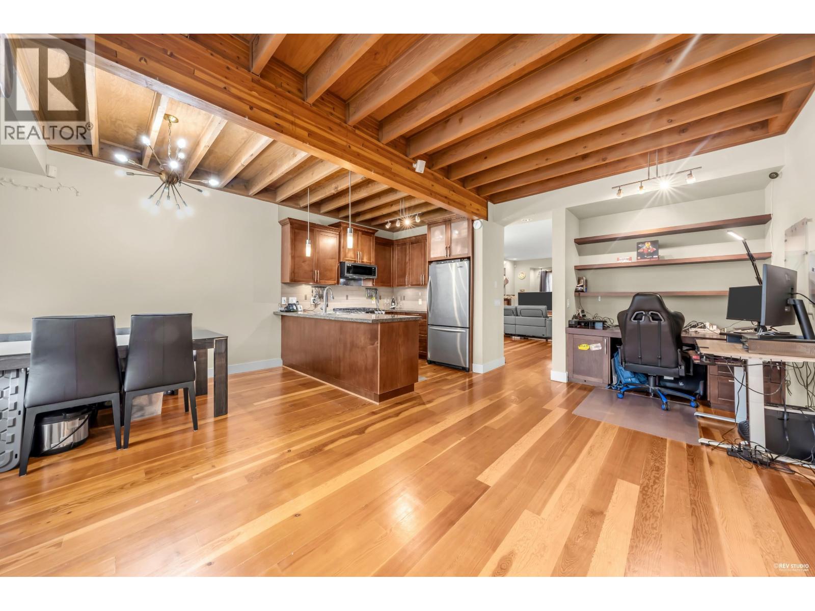 270 Holly Avenue, New Westminster, British Columbia  V3M 0B3 - Photo 38 - R3103050