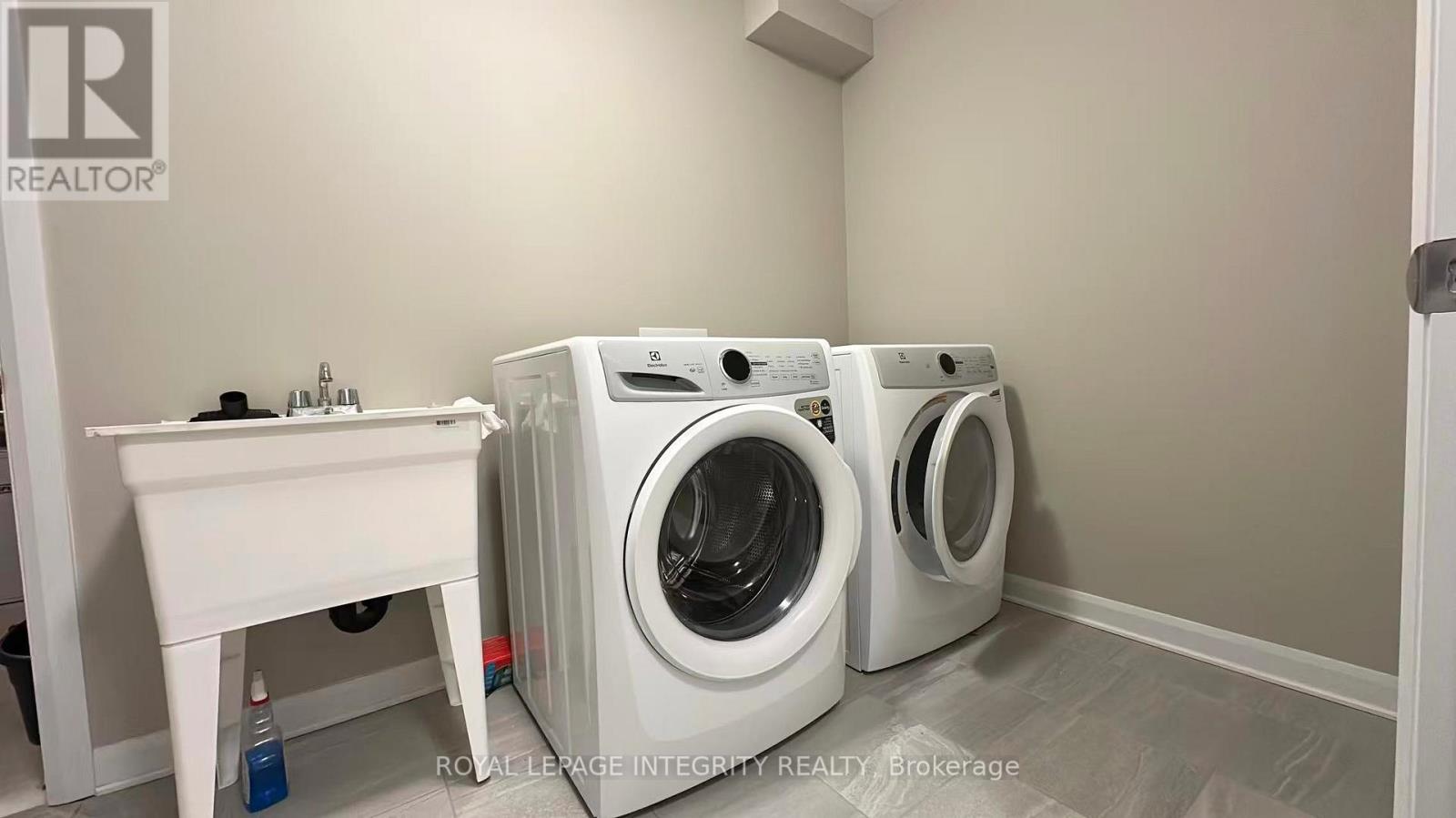 276 Elsie Macgill Walk, Ottawa, Ontario  K2W 0L2 - Photo 3 - X12916584