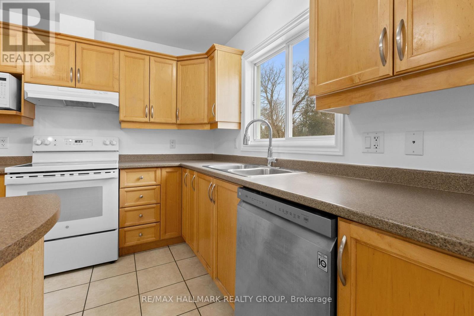 290 Maple Street, Russell, Ontario  K4R 0A1 - Photo 12 - X12916712