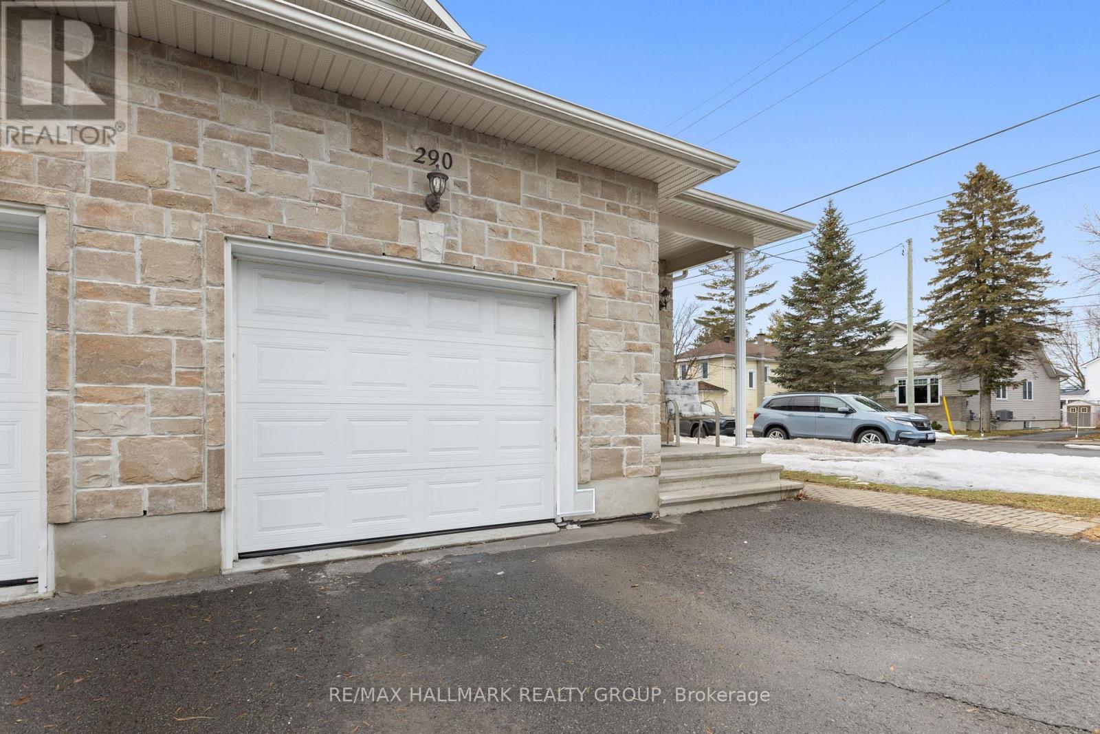 290 Maple Street, Russell, Ontario  K4R 0A1 - Photo 2 - X12916712