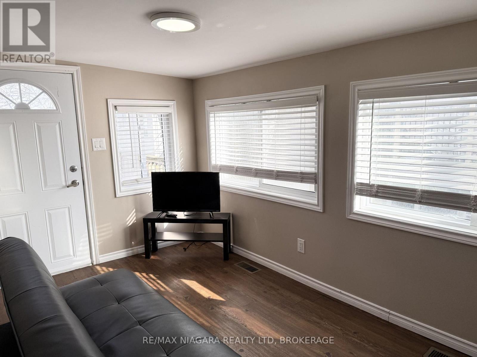 Unit 2 - 4686 Zimmerman Avenue, Niagara Falls, Ontario  L2E 3M6 - Photo 26 - X12916604