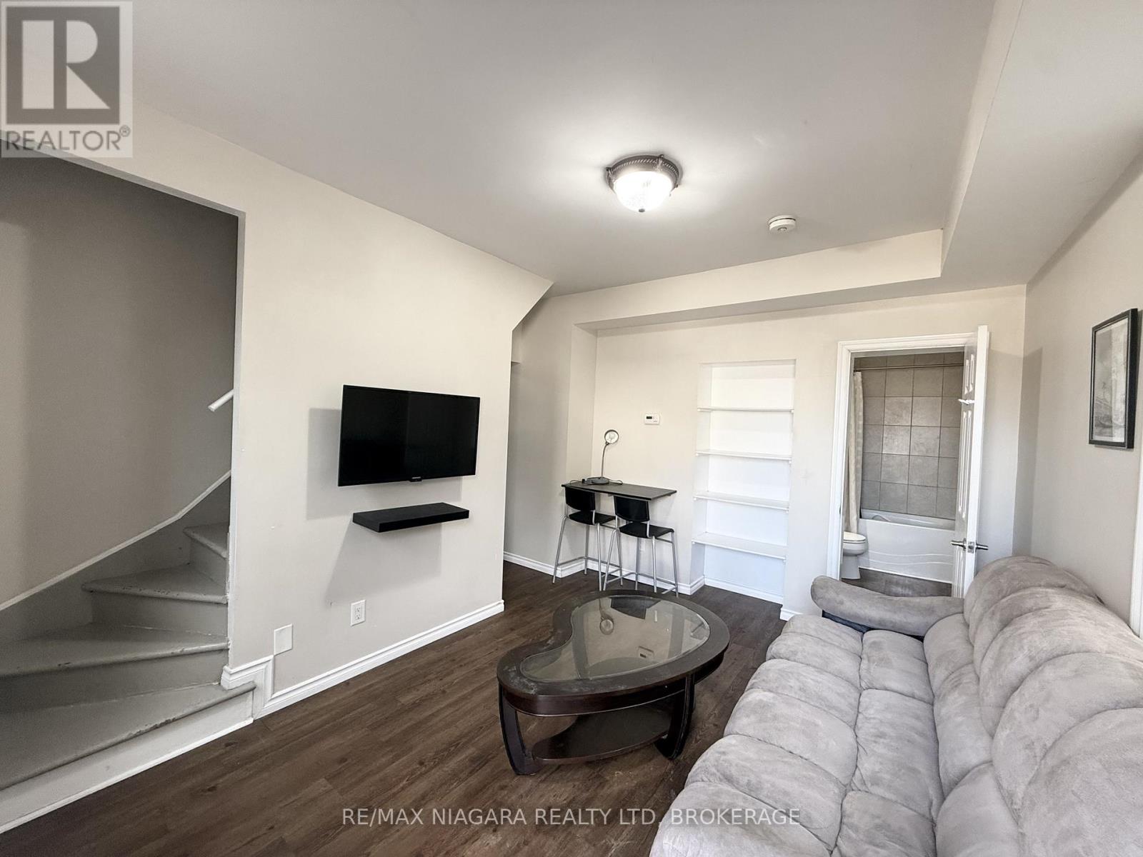 Unit 2 - 4686 Zimmerman Avenue, Niagara Falls, Ontario  L2E 3M6 - Photo 6 - X12916604