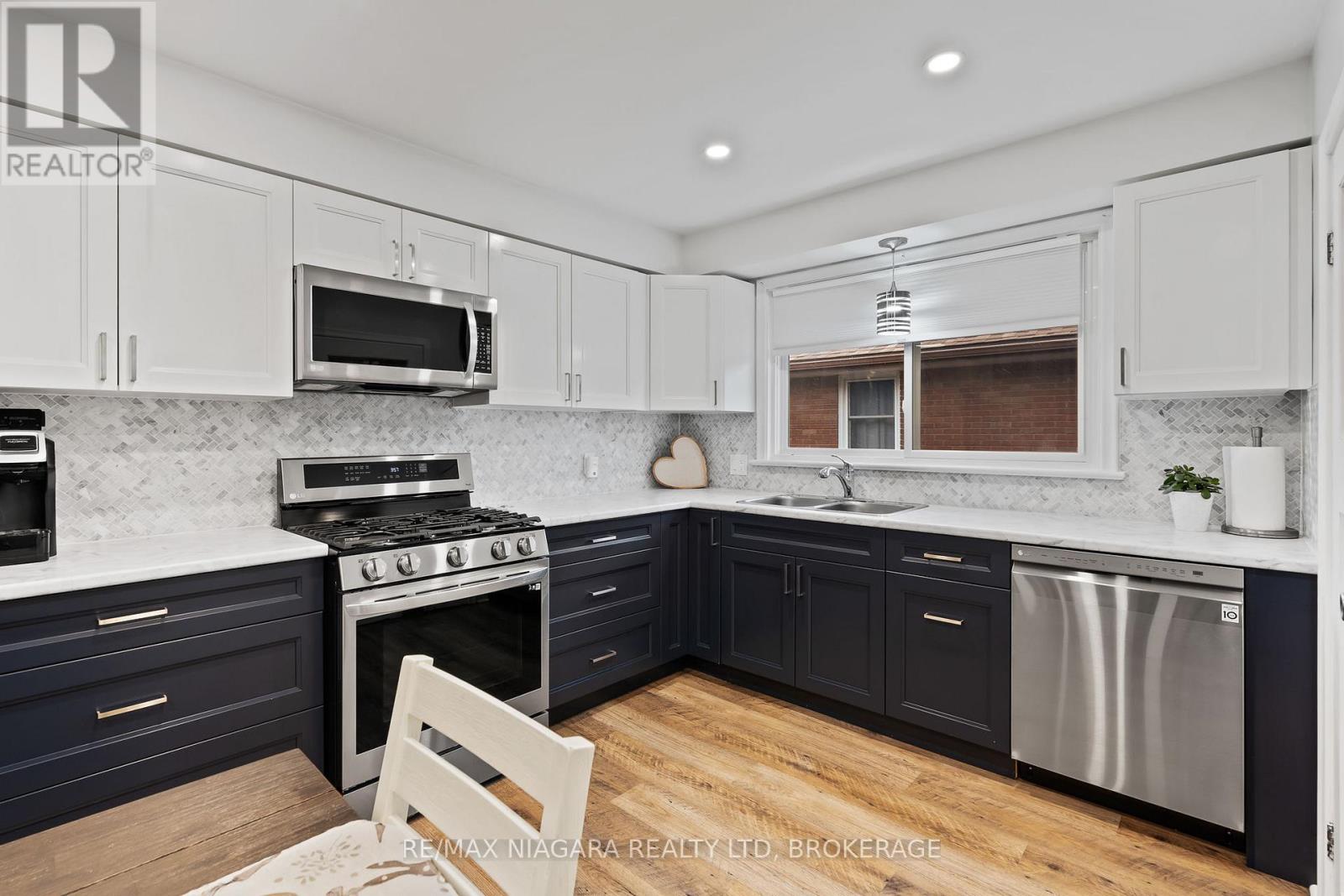 96 Clarke Street, Port Colborne, Ontario  L3K 2G3 - Photo 10 - X12916684