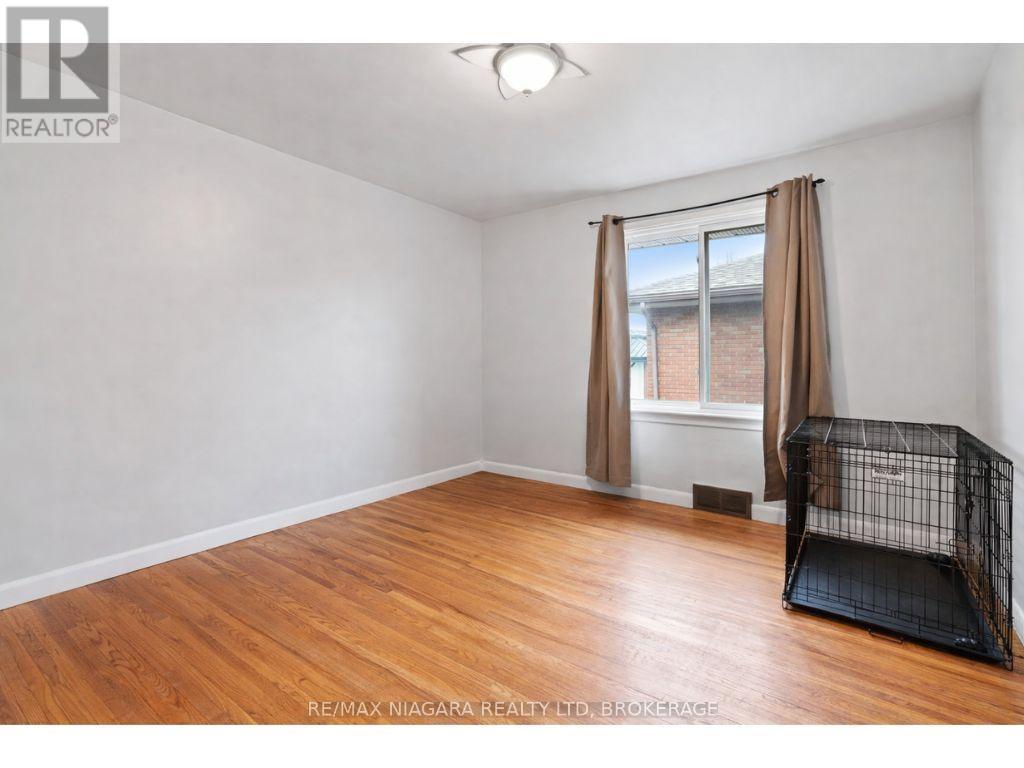 96 Clarke Street, Port Colborne, Ontario  L3K 2G3 - Photo 13 - X12916684