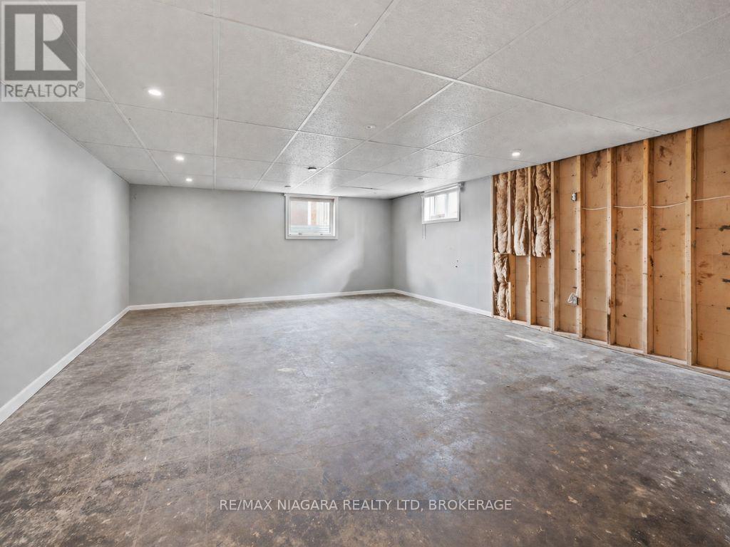 96 Clarke Street, Port Colborne, Ontario  L3K 2G3 - Photo 16 - X12916684