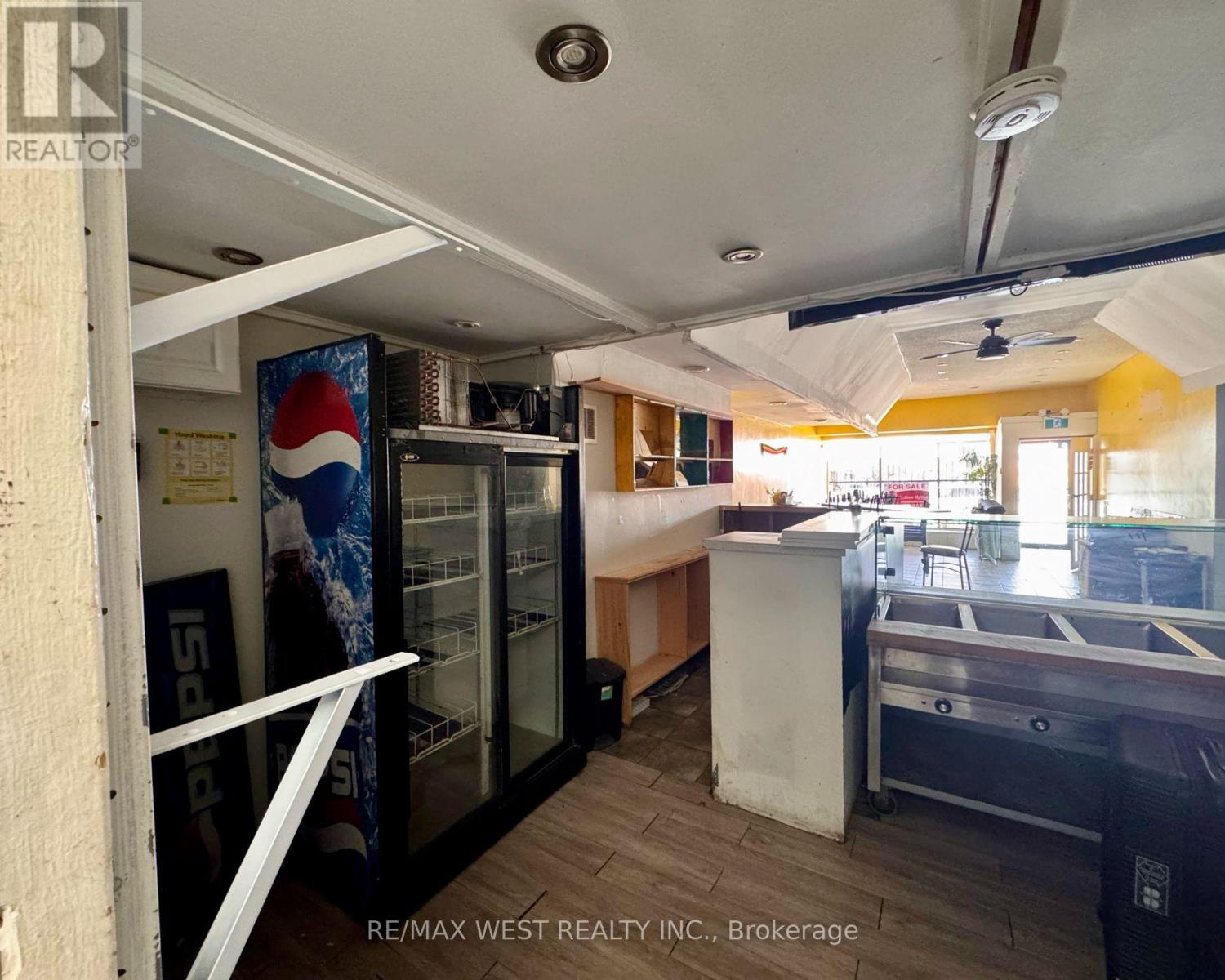 477 Oakwood Avenue, Toronto, Ontario  M6E 2W4 - Photo 5 - C12852360