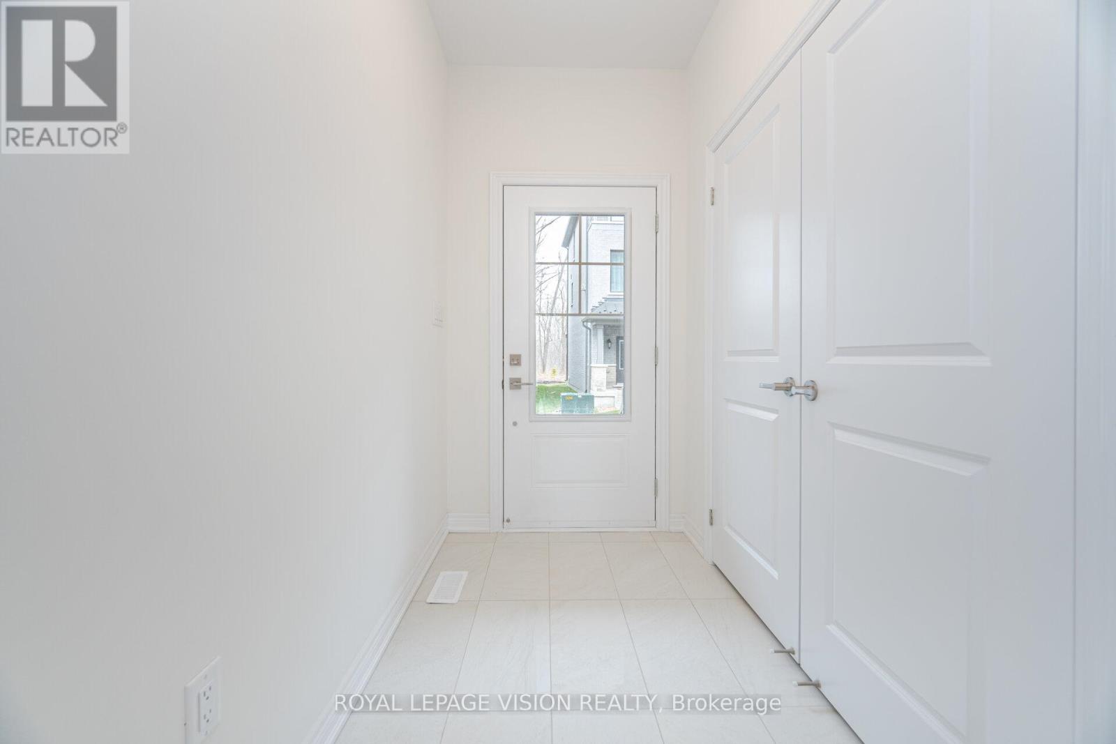 20 Folcroft Street, Brampton, Ontario  L6Y 0B6 - Photo 10 - W12914842