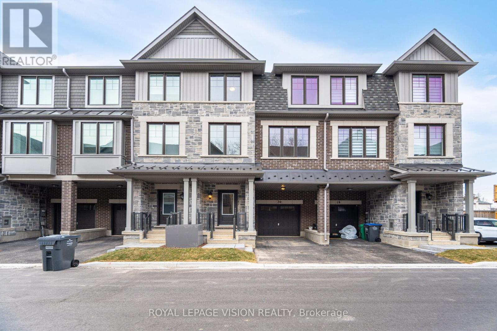 20 Folcroft Street, Brampton, Ontario  L6Y 0B6 - Photo 6 - W12914842