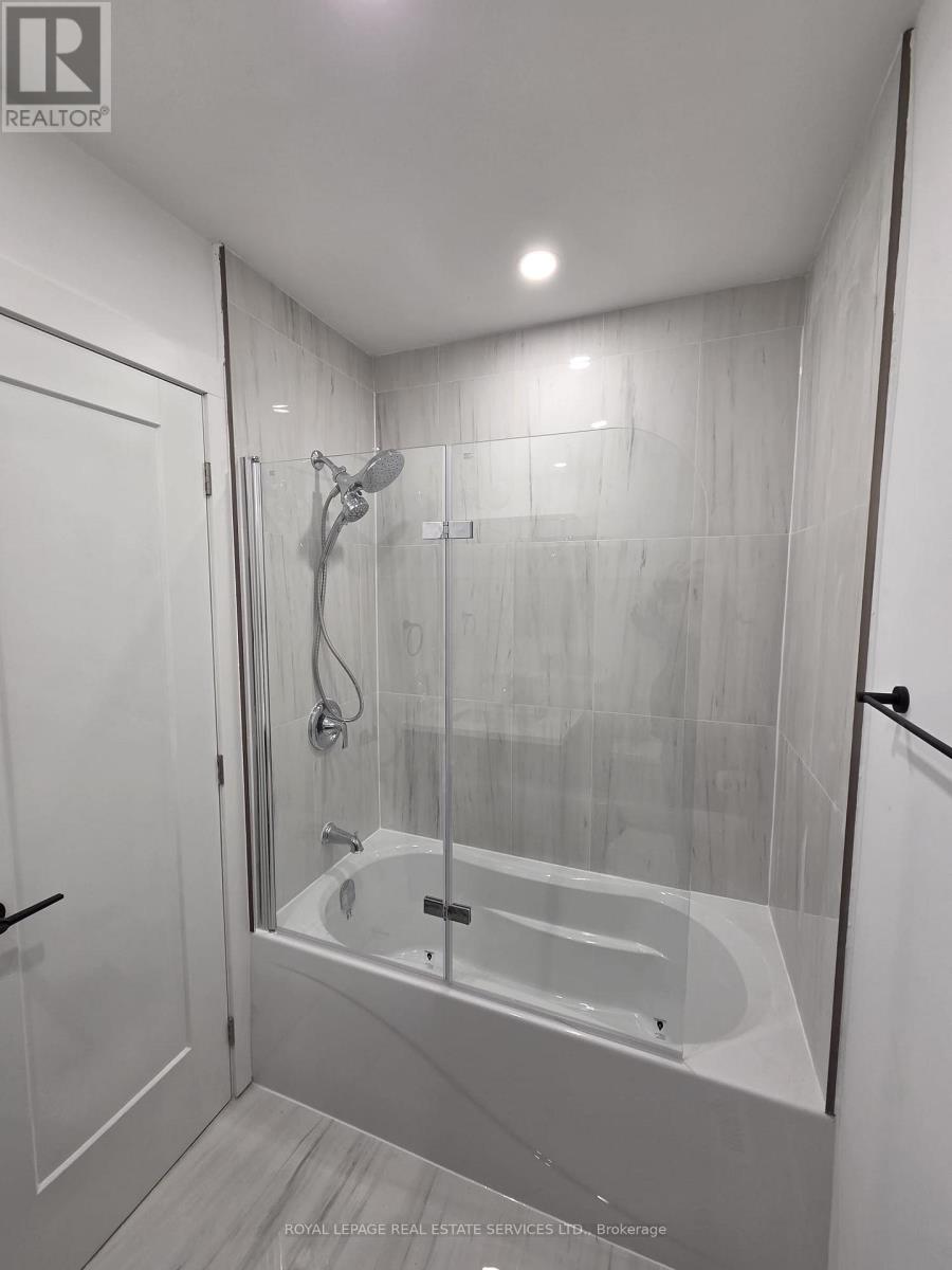 A - 276 A Lakeshore Road E, Mississauga, Ontario  L5G 1H1 - Photo 16 - W12916210