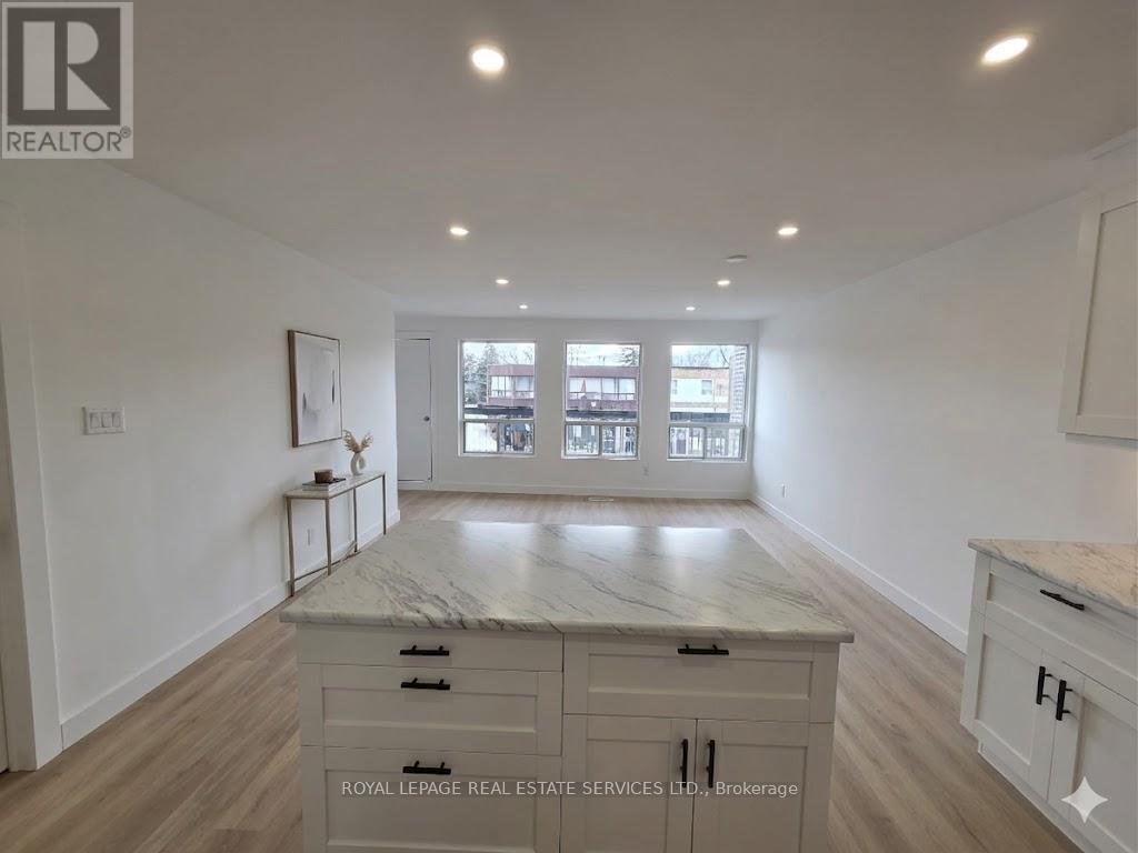 A - 276 A Lakeshore Road E, Mississauga, Ontario  L5G 1H1 - Photo 10 - W12916210