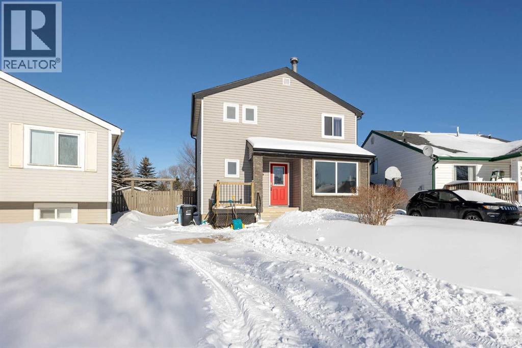 321 Bird Crescent, Fort Mcmurray, Alberta  T9H 4T4 - Photo 2 - A2288182