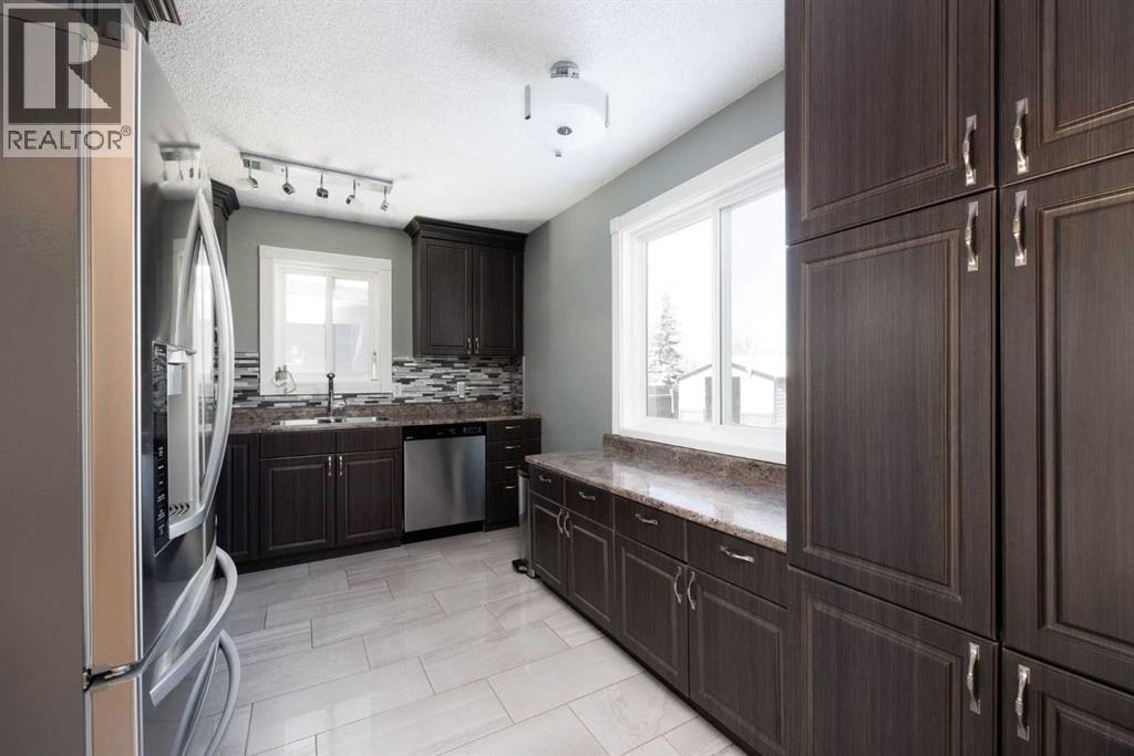 321 Bird Crescent, Fort Mcmurray, Alberta  T9H 4T4 - Photo 11 - A2288182