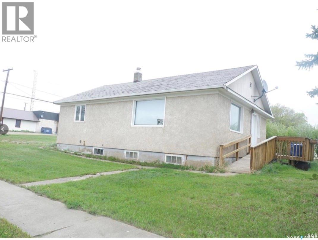 102 Dominion Avenue, Kincaid, Saskatchewan  S0H 2J0 - Photo 3 - SK025657