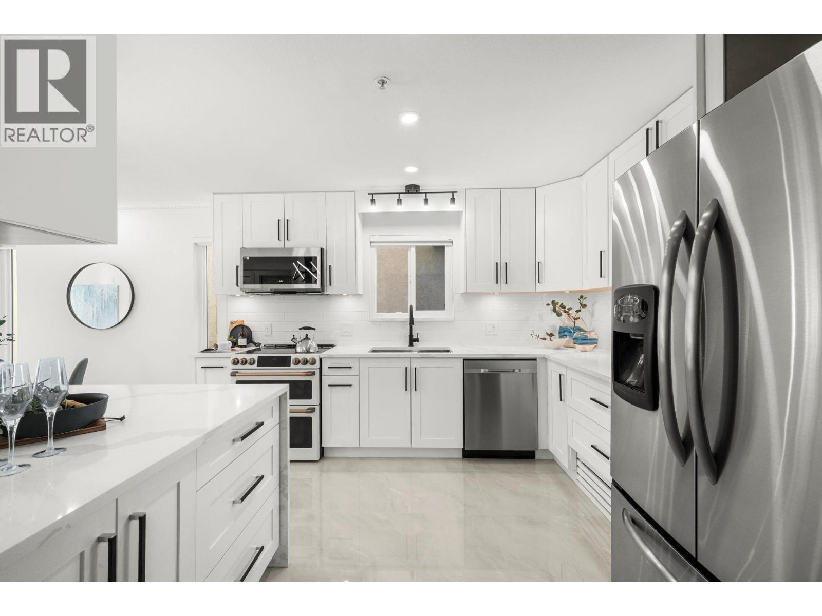 4769 Rupert Street, Vancouver, British Columbia  V5R 2J5 - Photo 2 - R3102726