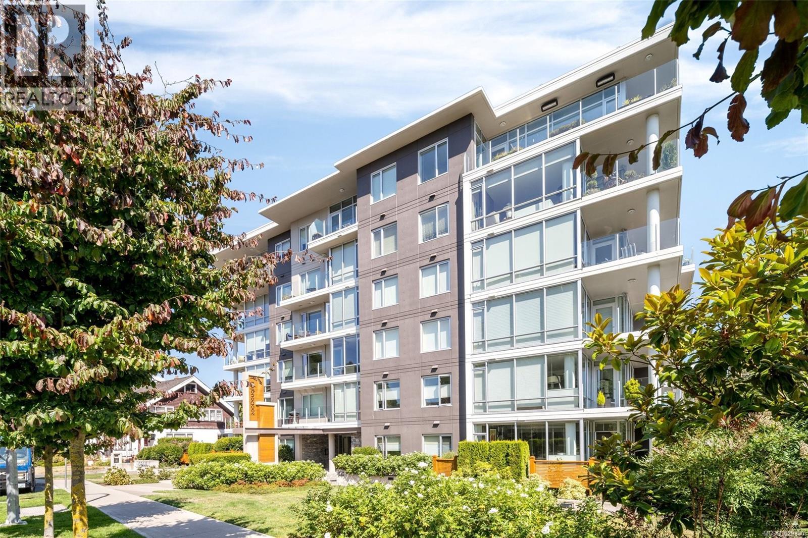 307 200 Douglas St, Victoria, British Columbia