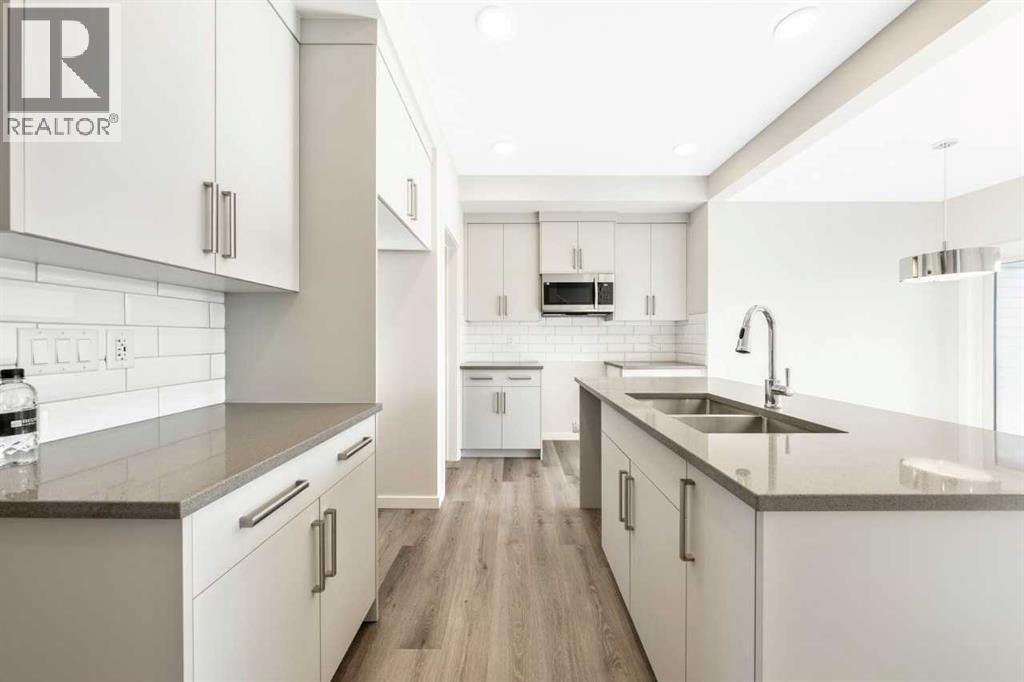 370 Heritage Boulevard, Cochrane, Alberta  T4C 0L3 - Photo 3 - A2294884