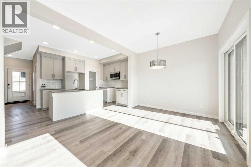 370 Heritage Boulevard, Cochrane, Alberta  T4C 0L3 - Photo 4 - A2294884