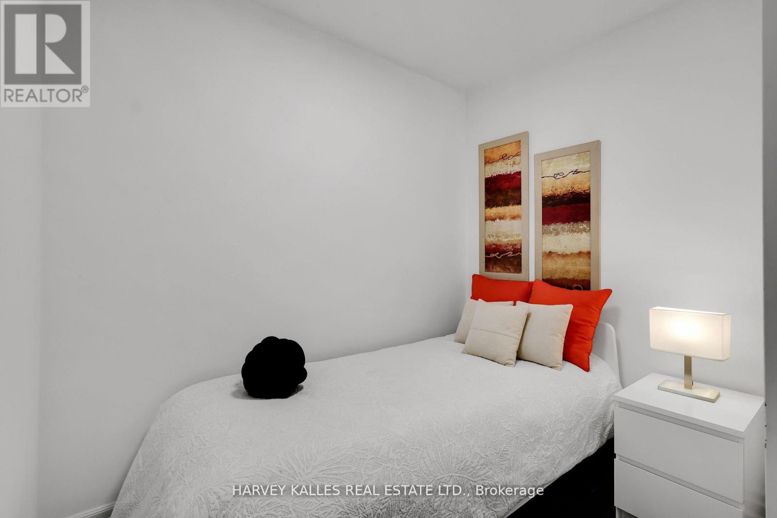 305 - 17 Ruddington Drive, Toronto (Bayview Woods-Steeles), Ontario  M2K 0A8 - Photo 10 - C12916620