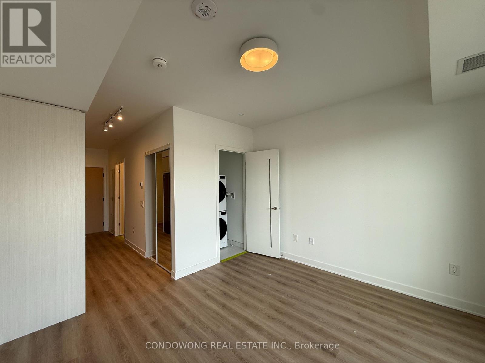 734 - 30 Dreamers Way, Toronto, Ontario  M5A 0Y7 - Photo 2 - C12916720